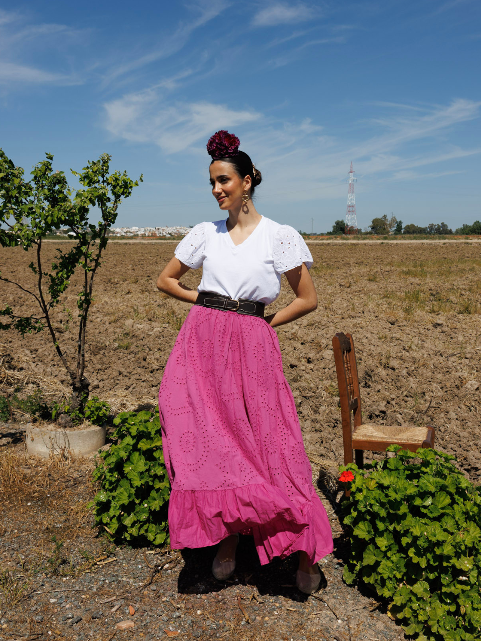 Falda rociera perforada para camino