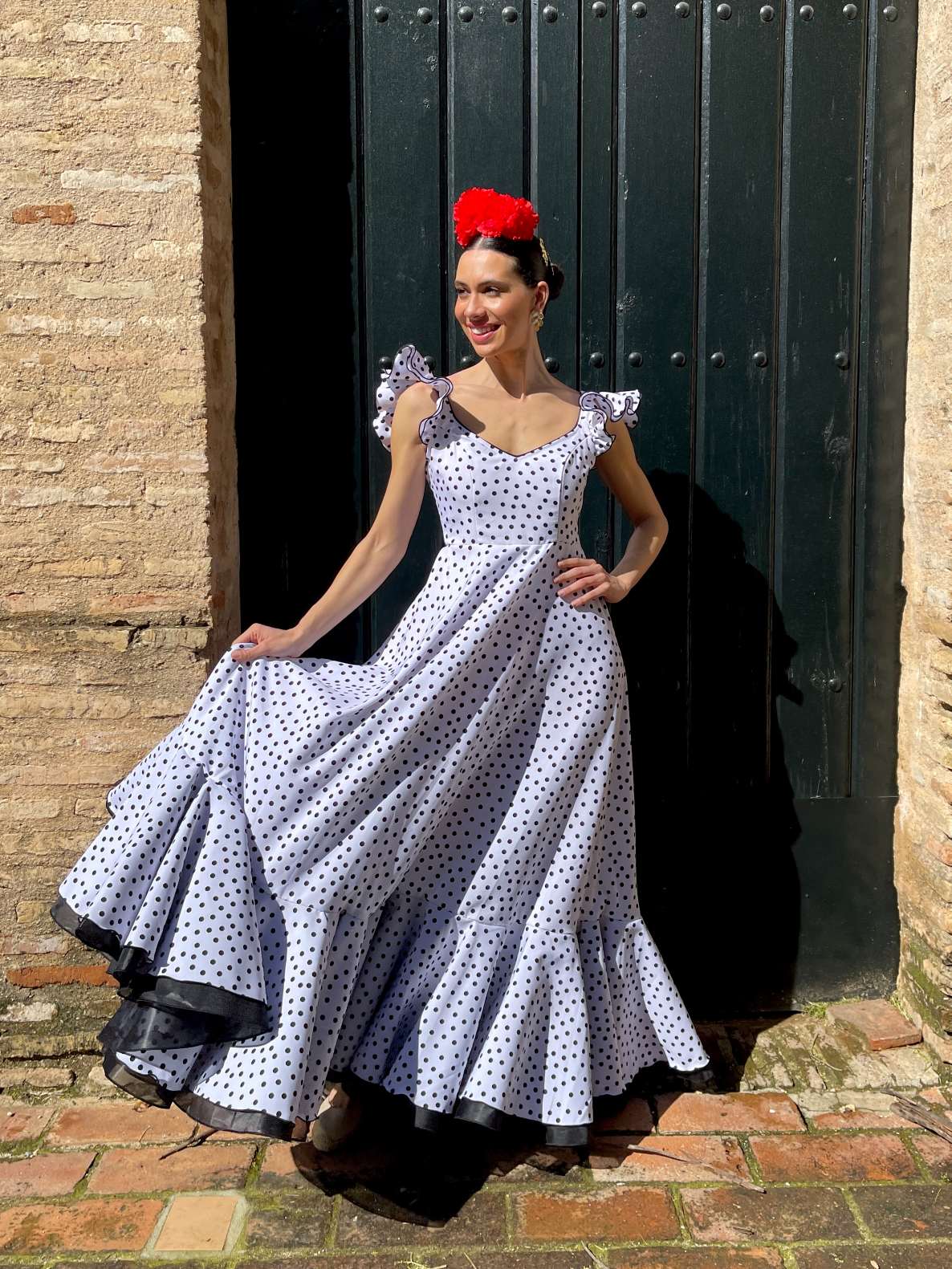 Bata Rociera Strech Blanco con Lunar Negro