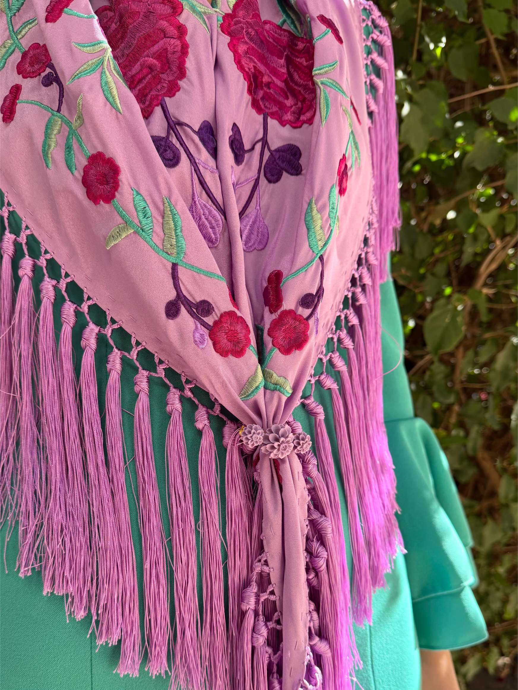 Broche de flamenca Flores de Acetato Malva