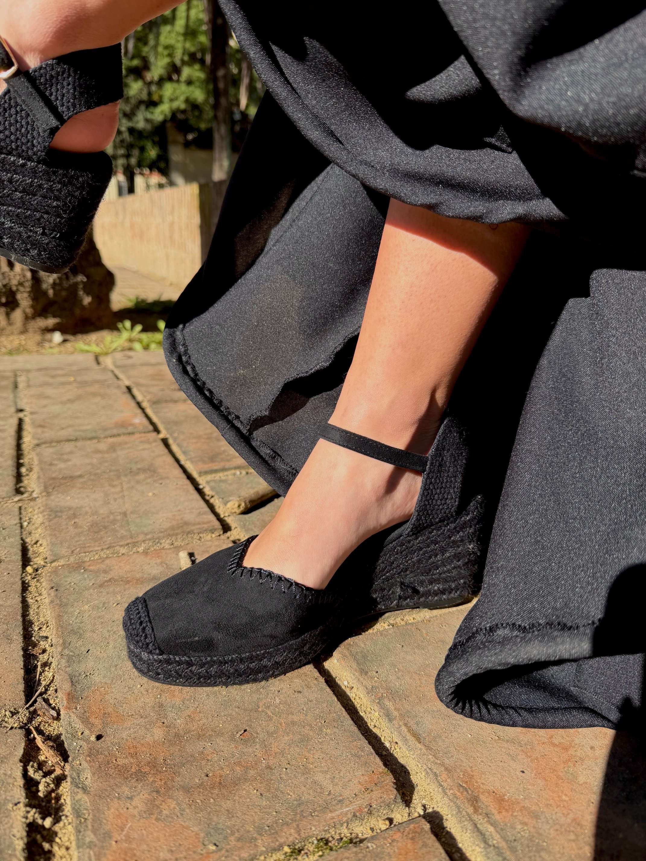 Alpargata cuña flamenca esparto negro