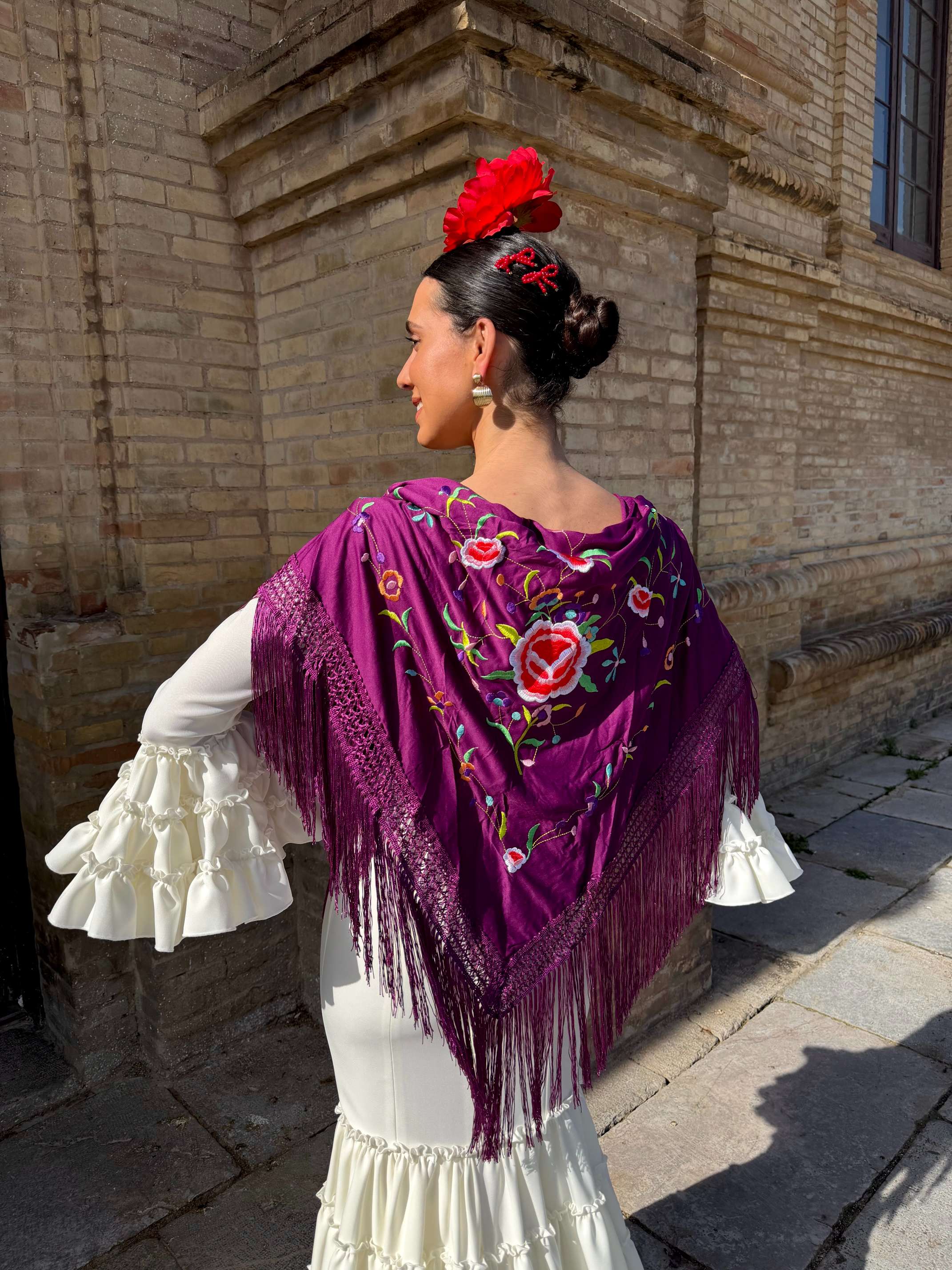 Mantón Bordado Berenjena Flores de Colores