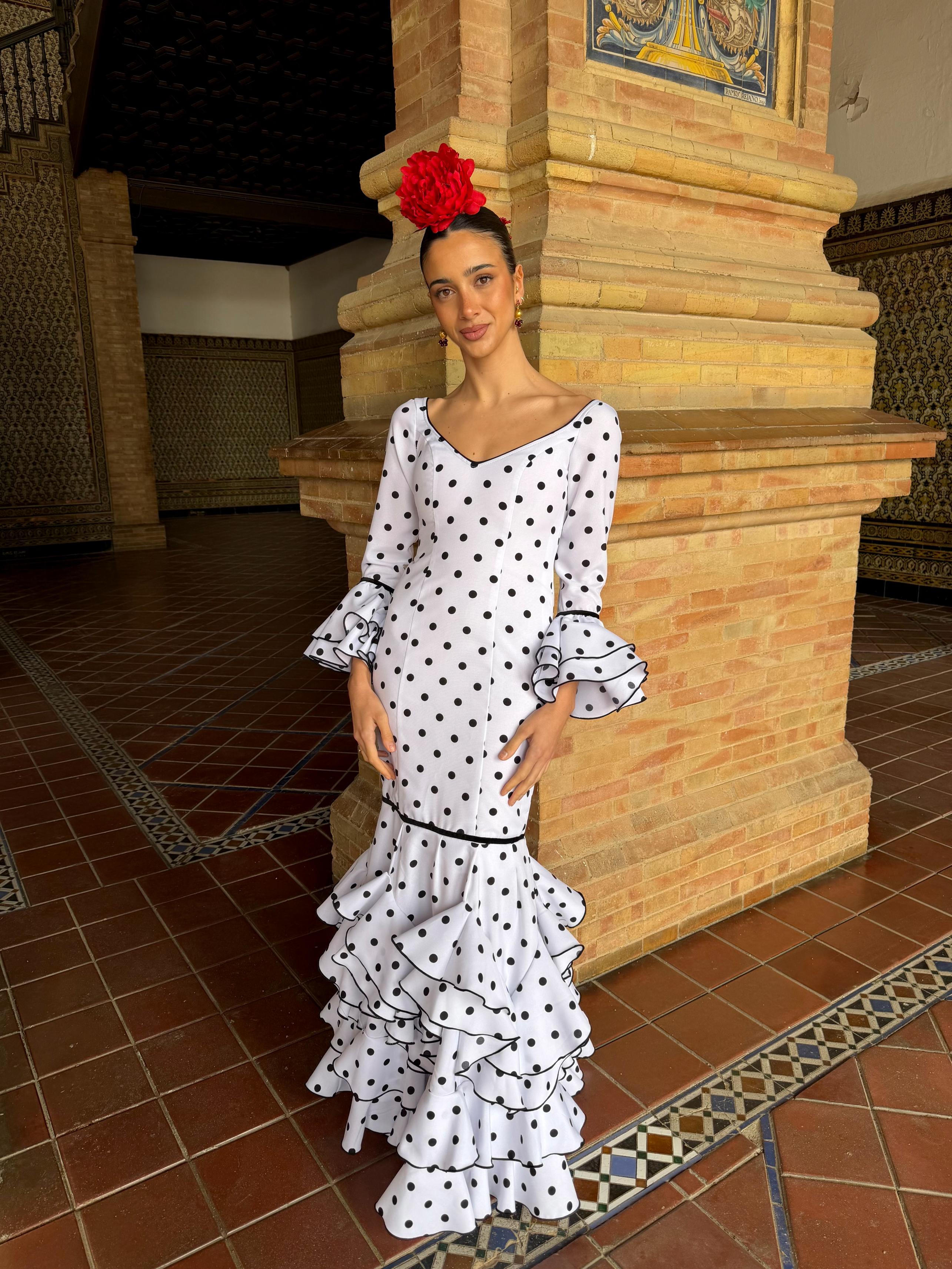 Traje de flamenca volantes zig zag blanco lunar negro