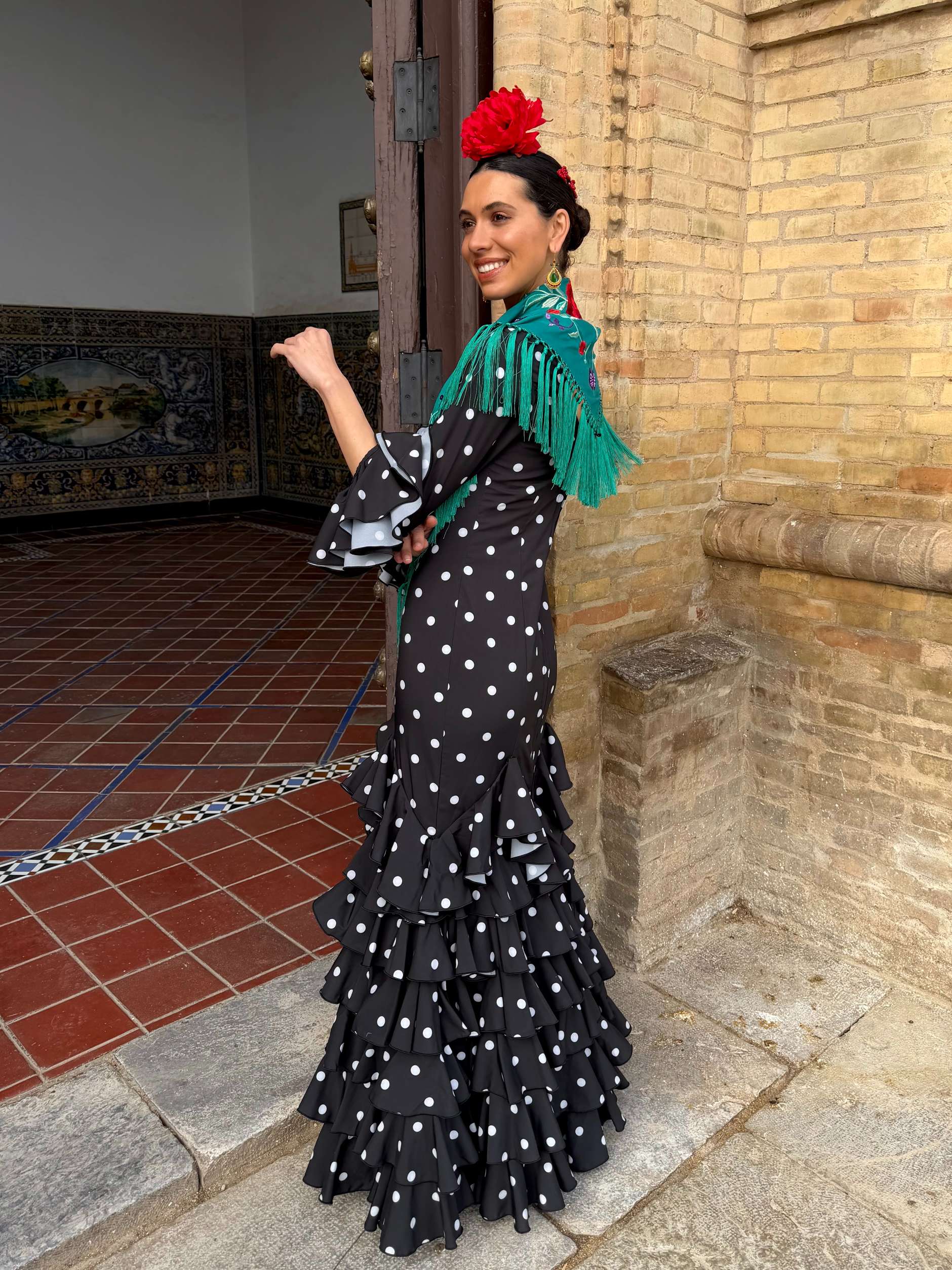 Traje de Flamenca Multivolantes Picos Negro lunar Blanco