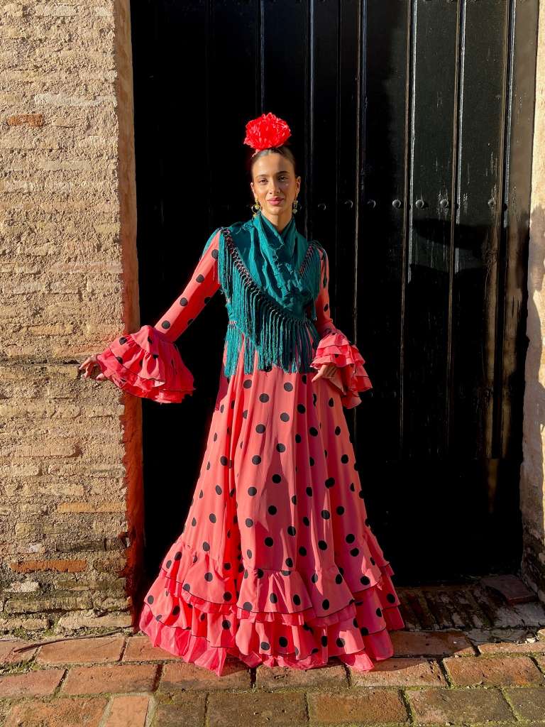 Bata Romería Adorno Tul Coral Lunar Negro