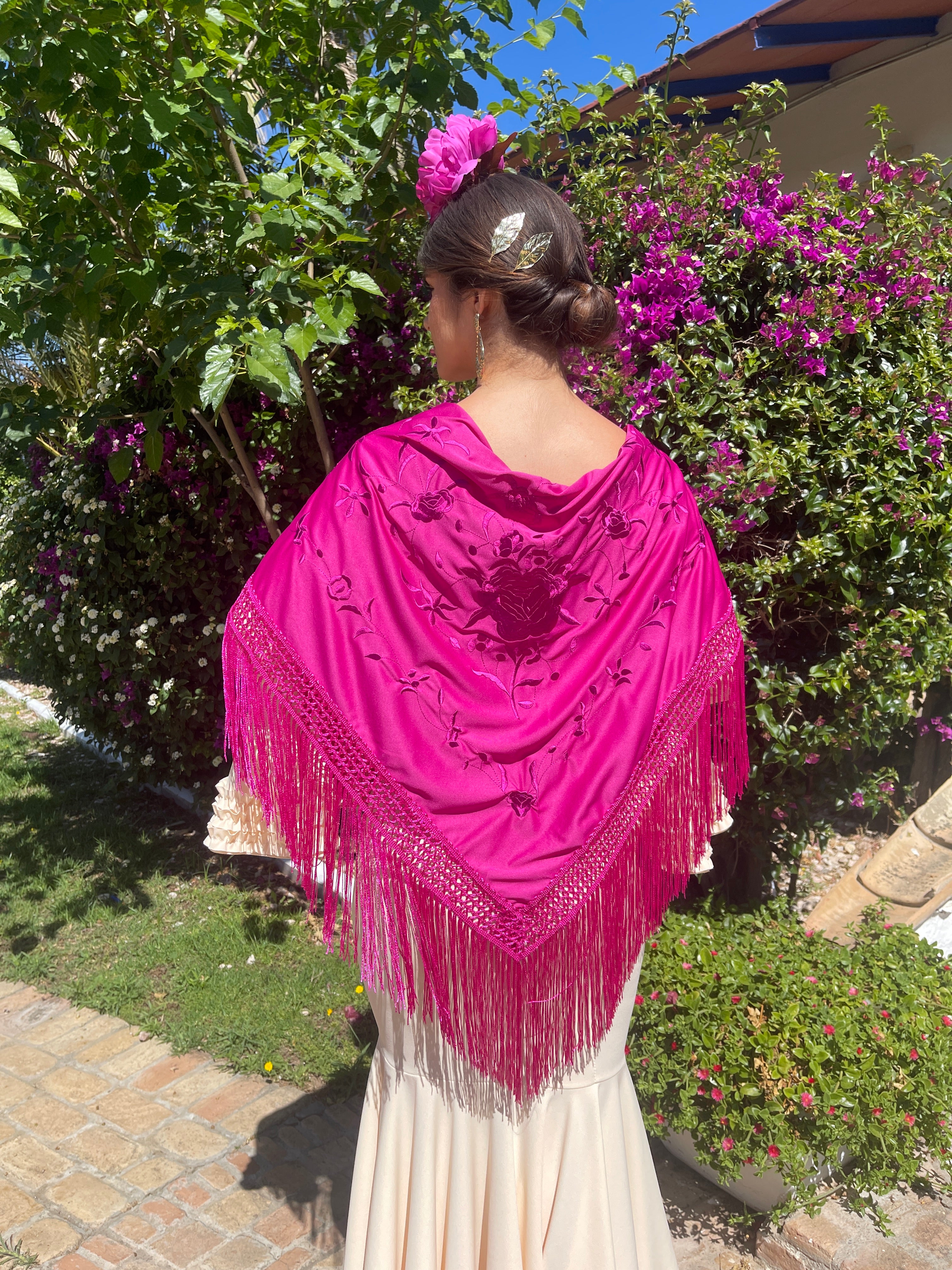 Mantón Bordado Buganvilla Monocolor