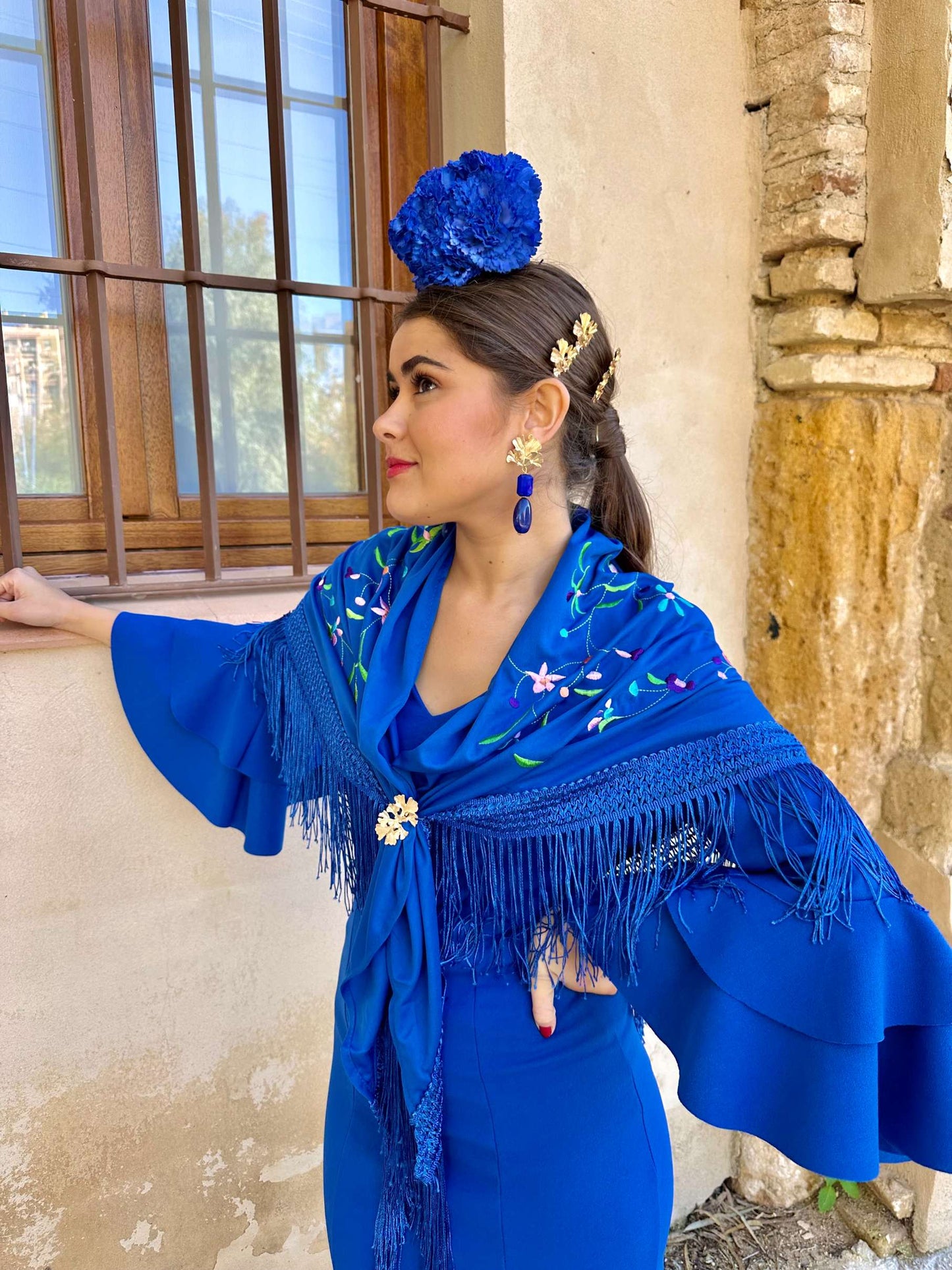 Mantón Bordado Azul Eléctrico Flores de Colores