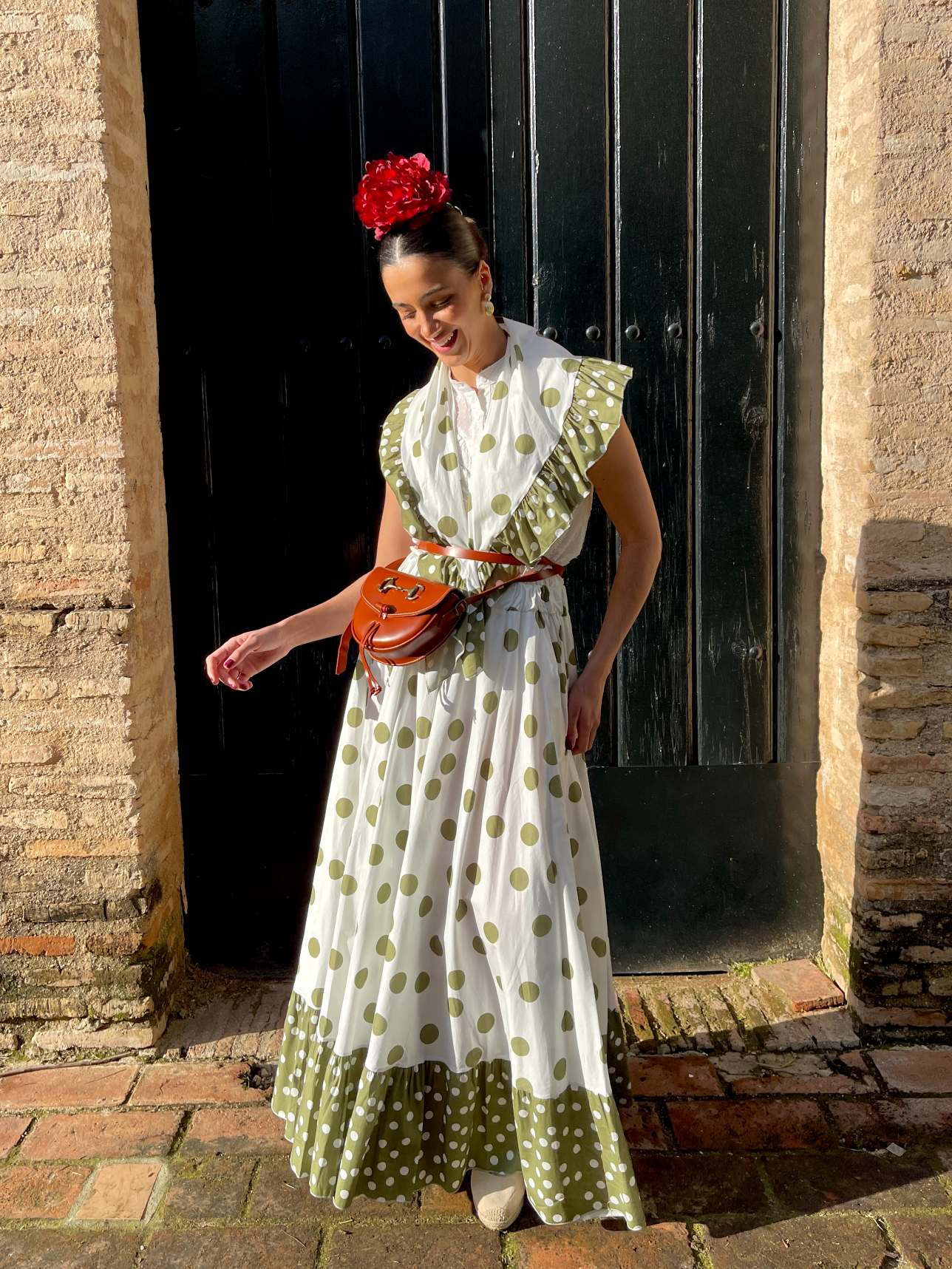 Conjunto de Falda y Piquillo de Romería Blanca y Lunar Verde