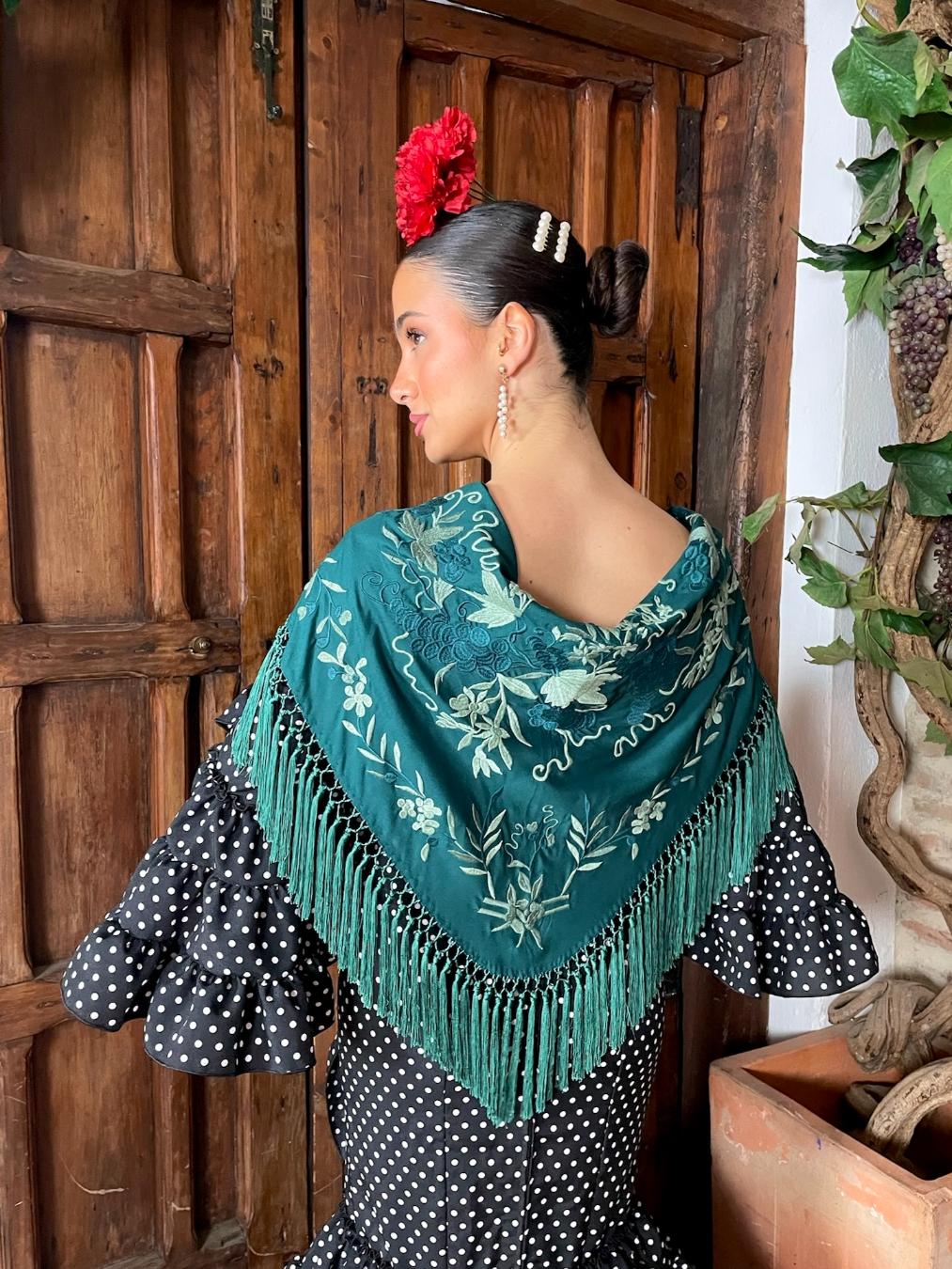 Mantoncillo de seda 'Cruz de mayo' Bordado Esmeralda