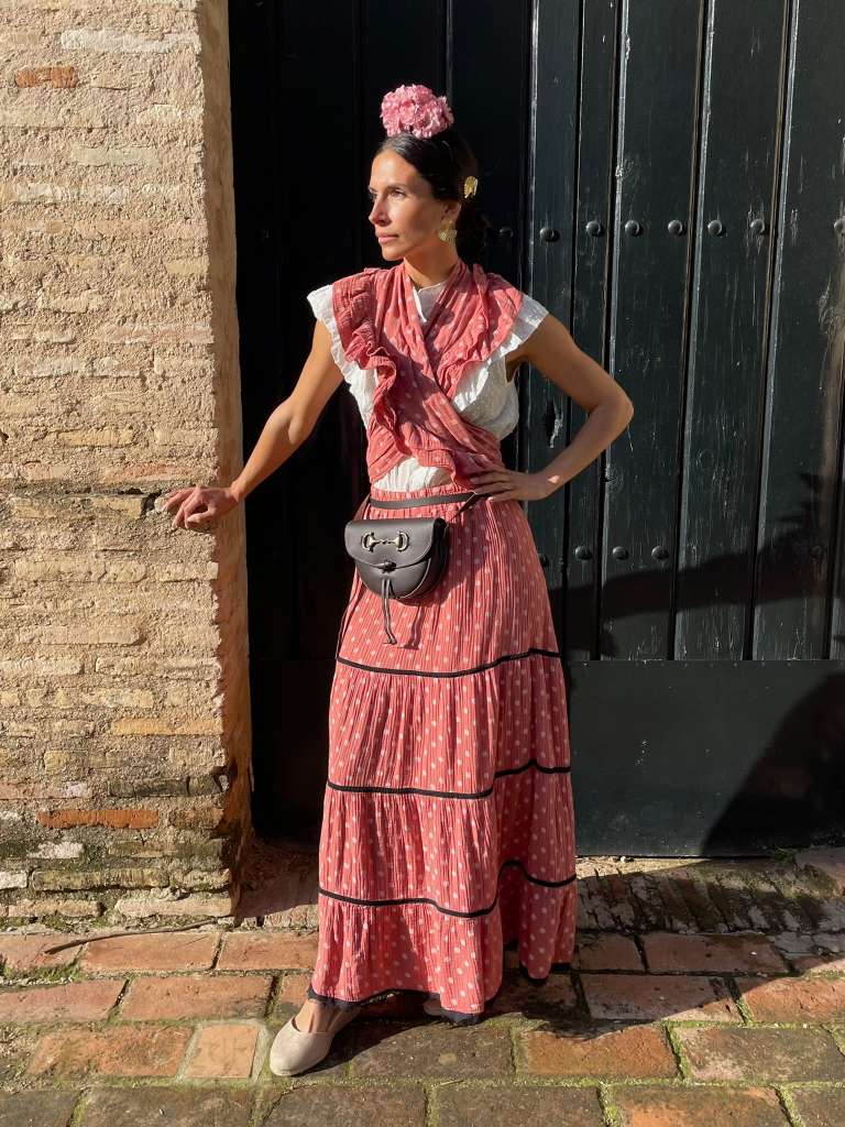 Conjunto de Falda y Piquillo de Romería Bambula con Lunares Caldera