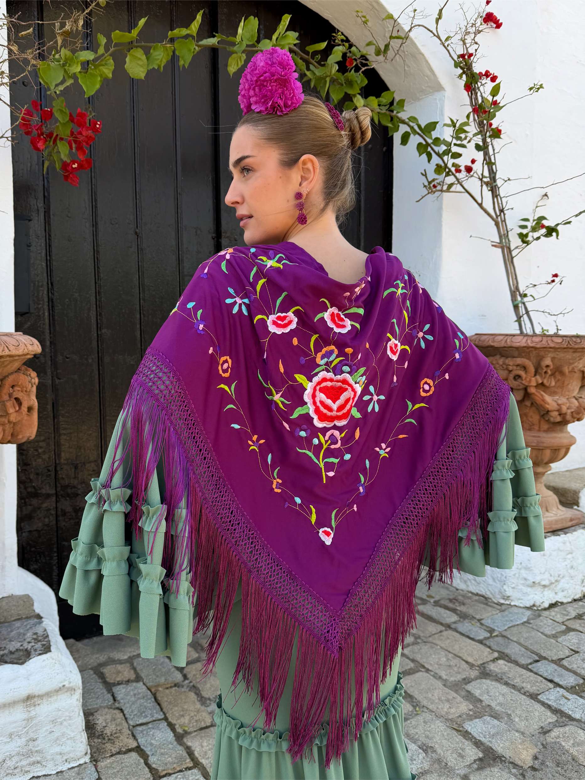 Mantón Bordado Berenjena Flores de Colores