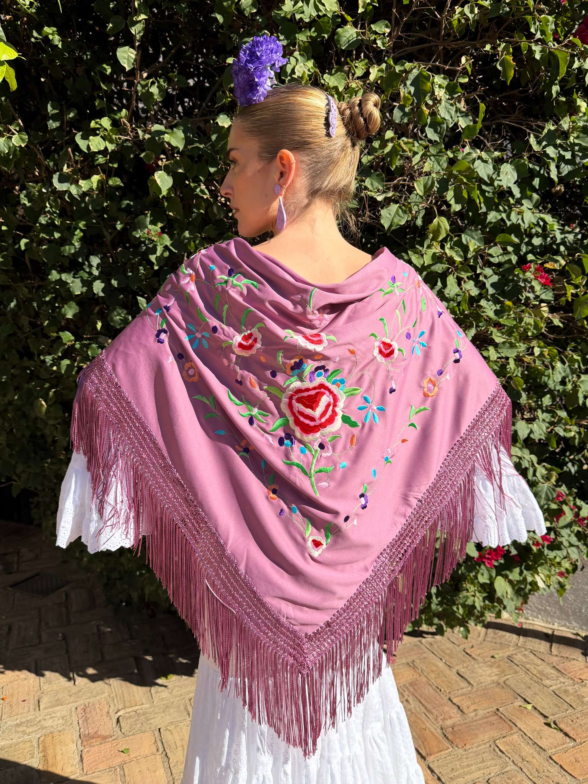 Mantón Bordado Malva Empolvado Flores de Colores