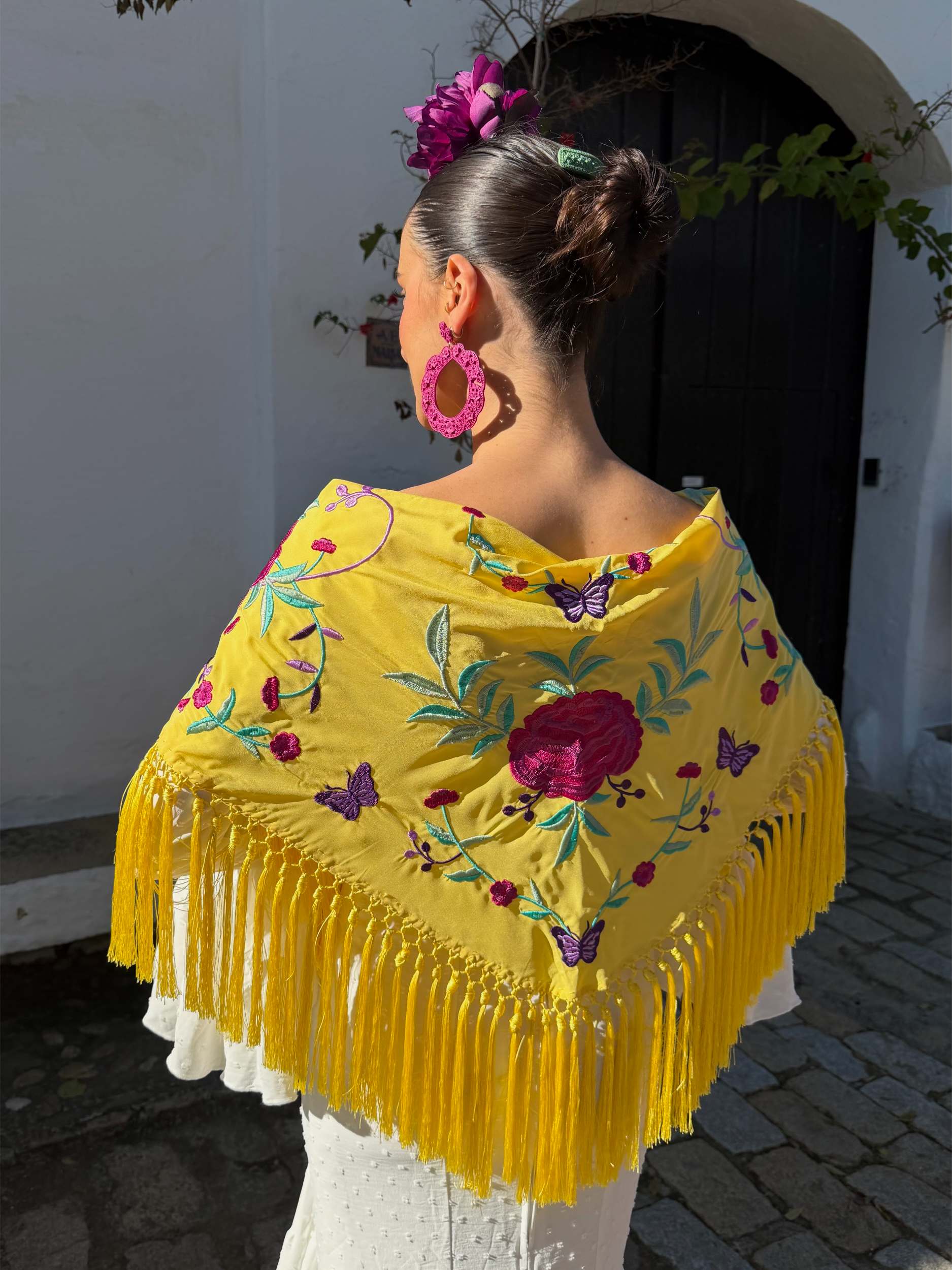 Mantoncillo de flamenca 'Koralti' Amarillo con Flores Buganvilla