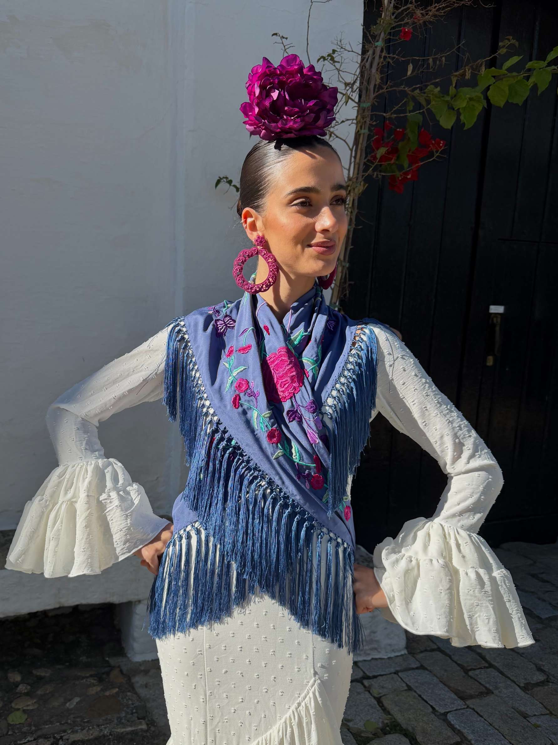 Mantoncillo de flamenca 'Koralti' Azul Ducado Bordado Buganvilla