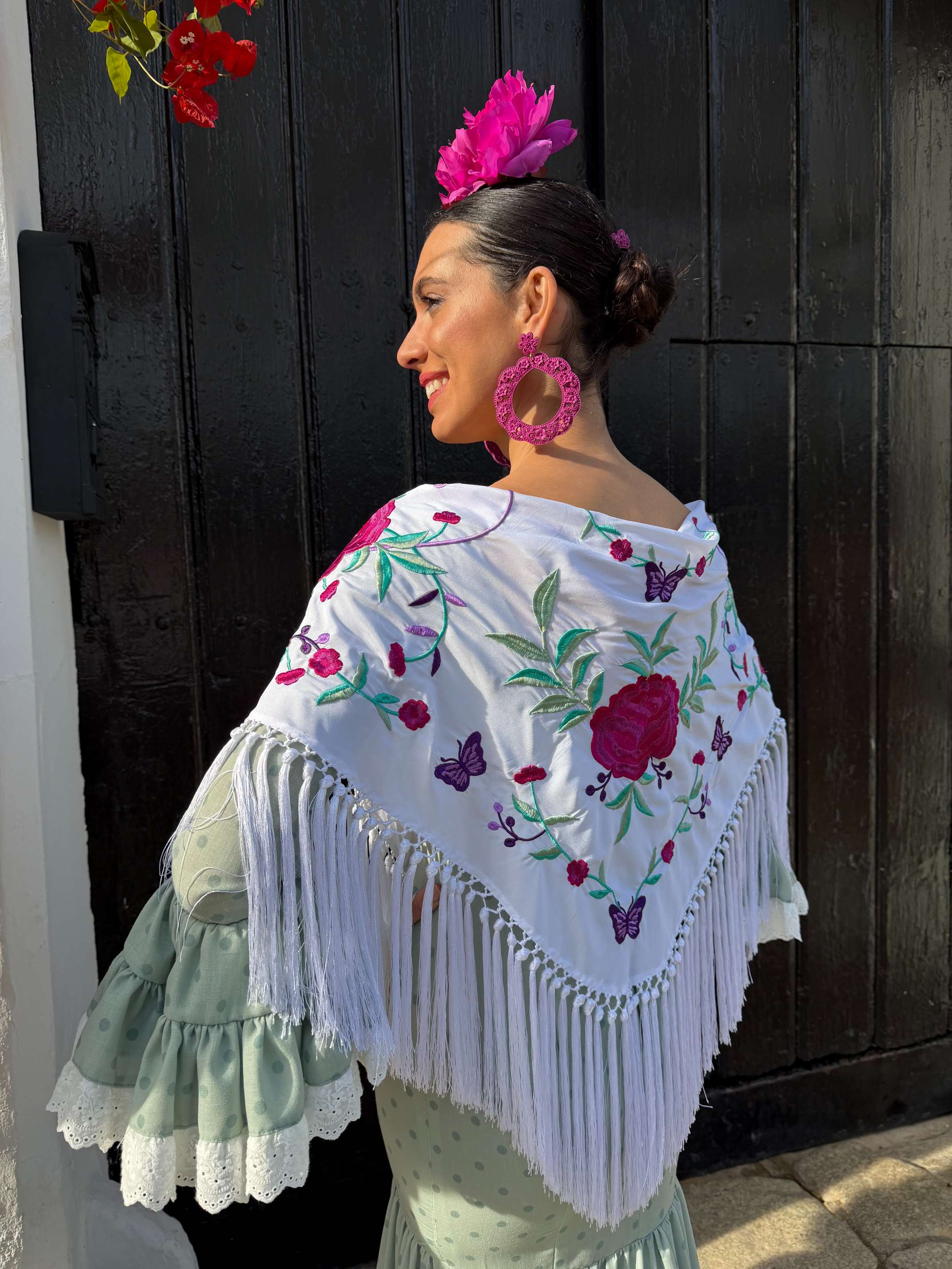 Mantoncillo de flamenca 'Koralti' Blanco bordado Buganvilla