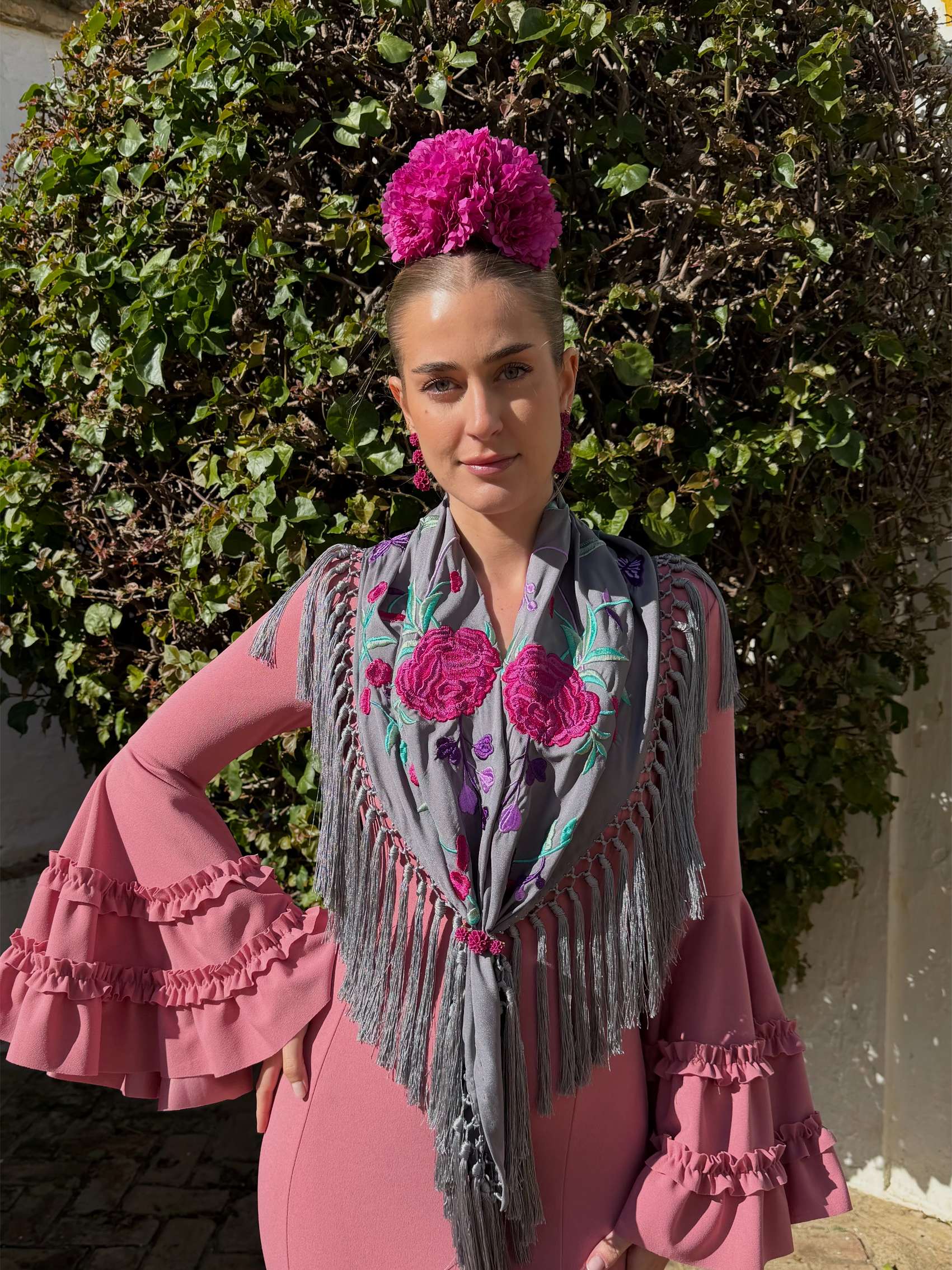 Mantoncillo de flamenca 'Koralti' Gris con Flores Buganvilla