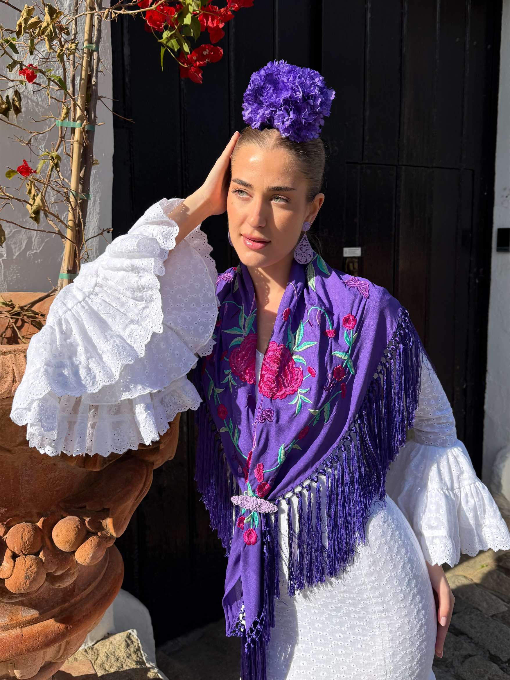 Mantoncillo de flamenca 'Koralti' Morado bordado Buganvilla