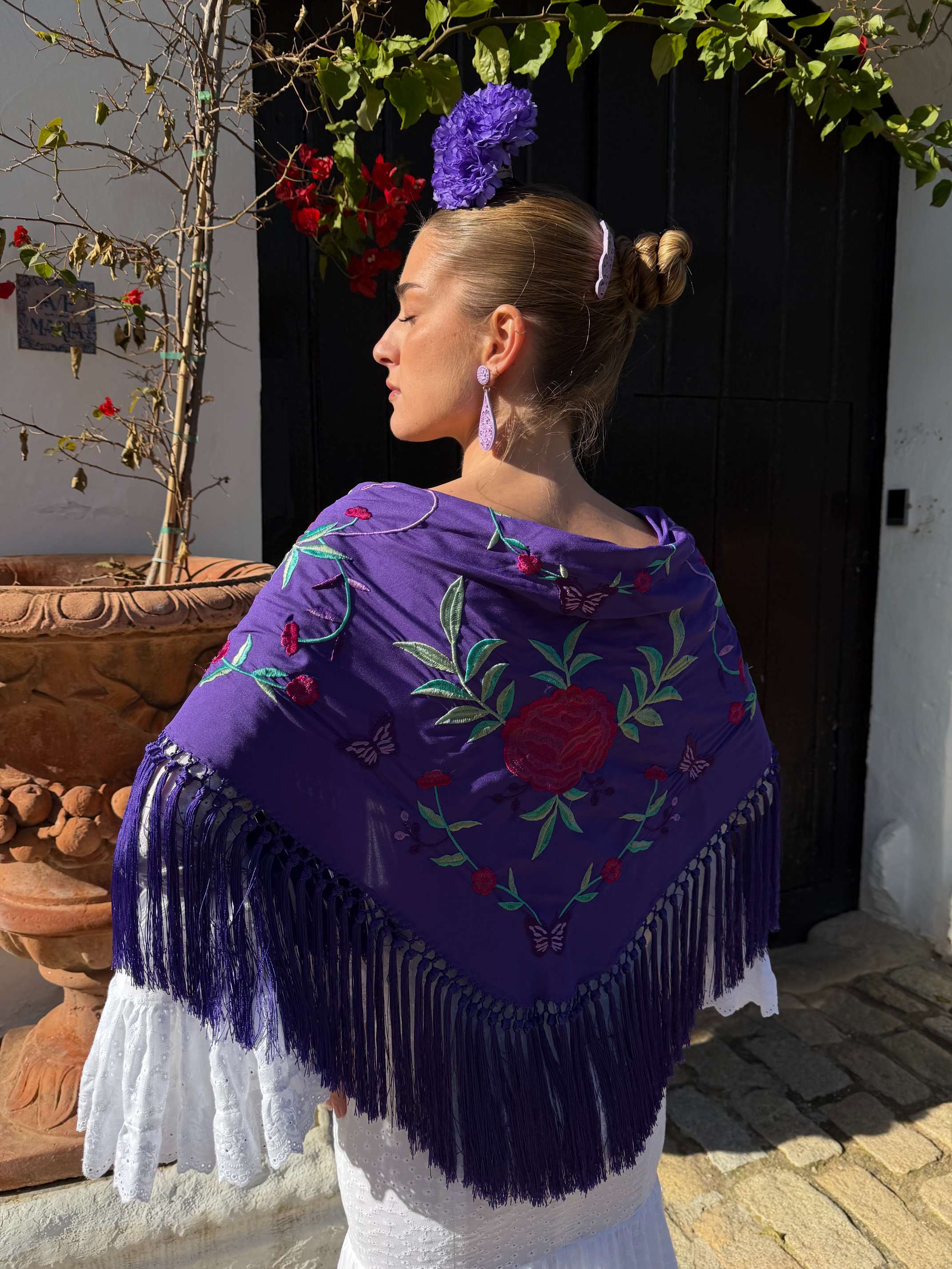 Mantoncillo de flamenca 'Koralti' Morado con Flores Buganvilla