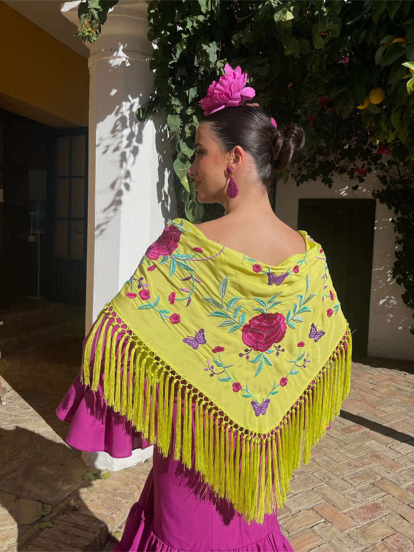 Mantoncillo de flamenca 'Koralti' Verde Lima con Flores Buganvilla