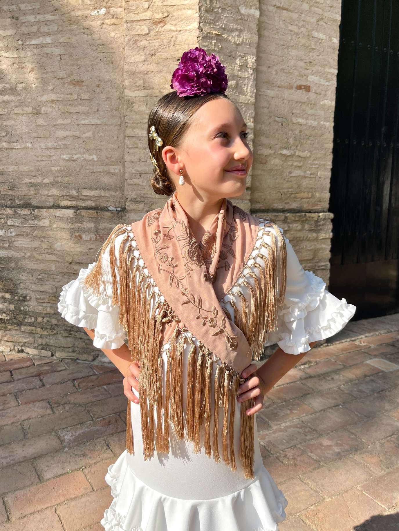 Mantoncillo de niña flecado en seda Champán Monocolor