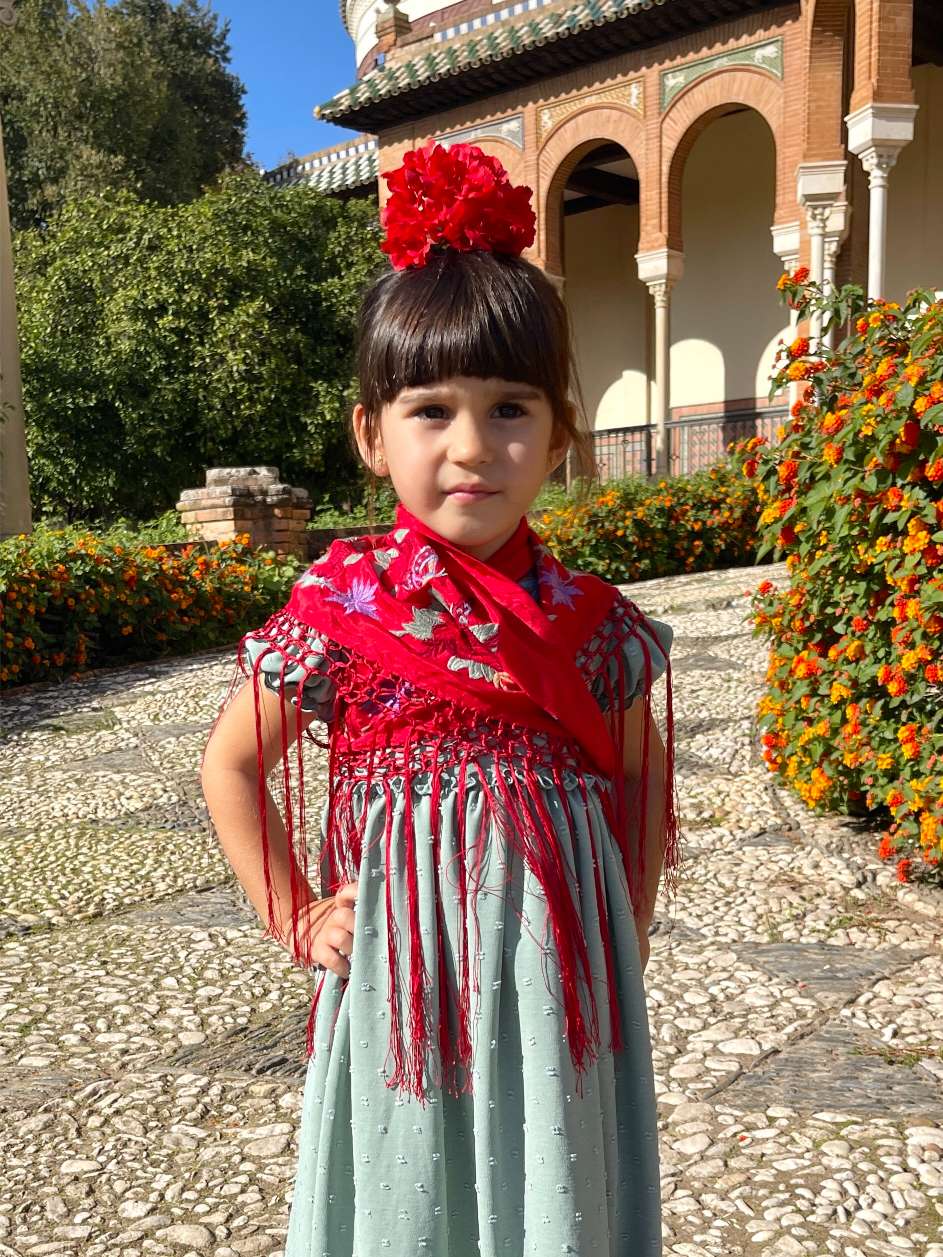 Ramillete de flamenca de niña de color rojo