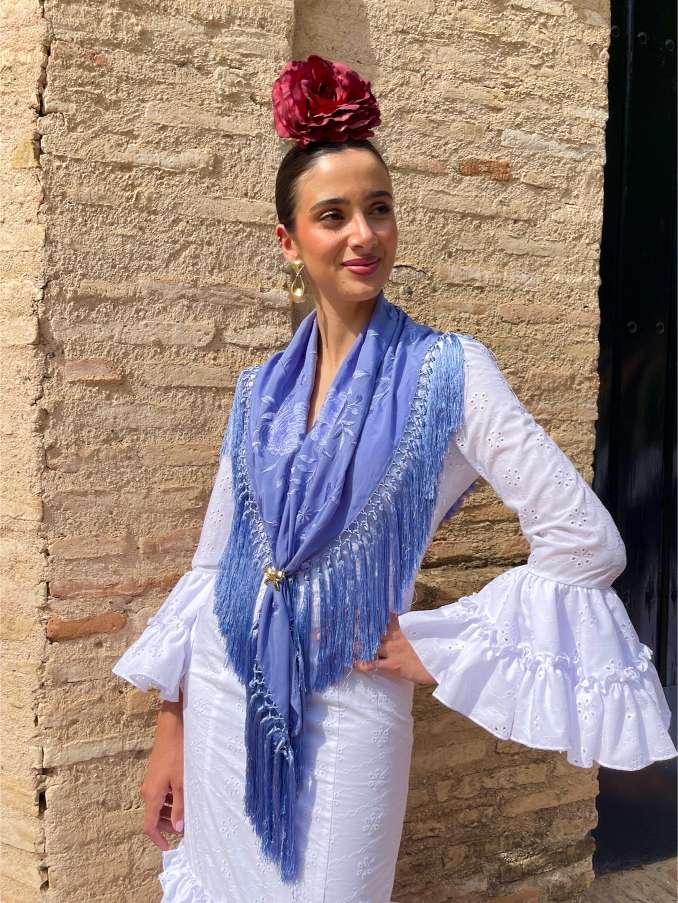 Rosa de flamenca color granate