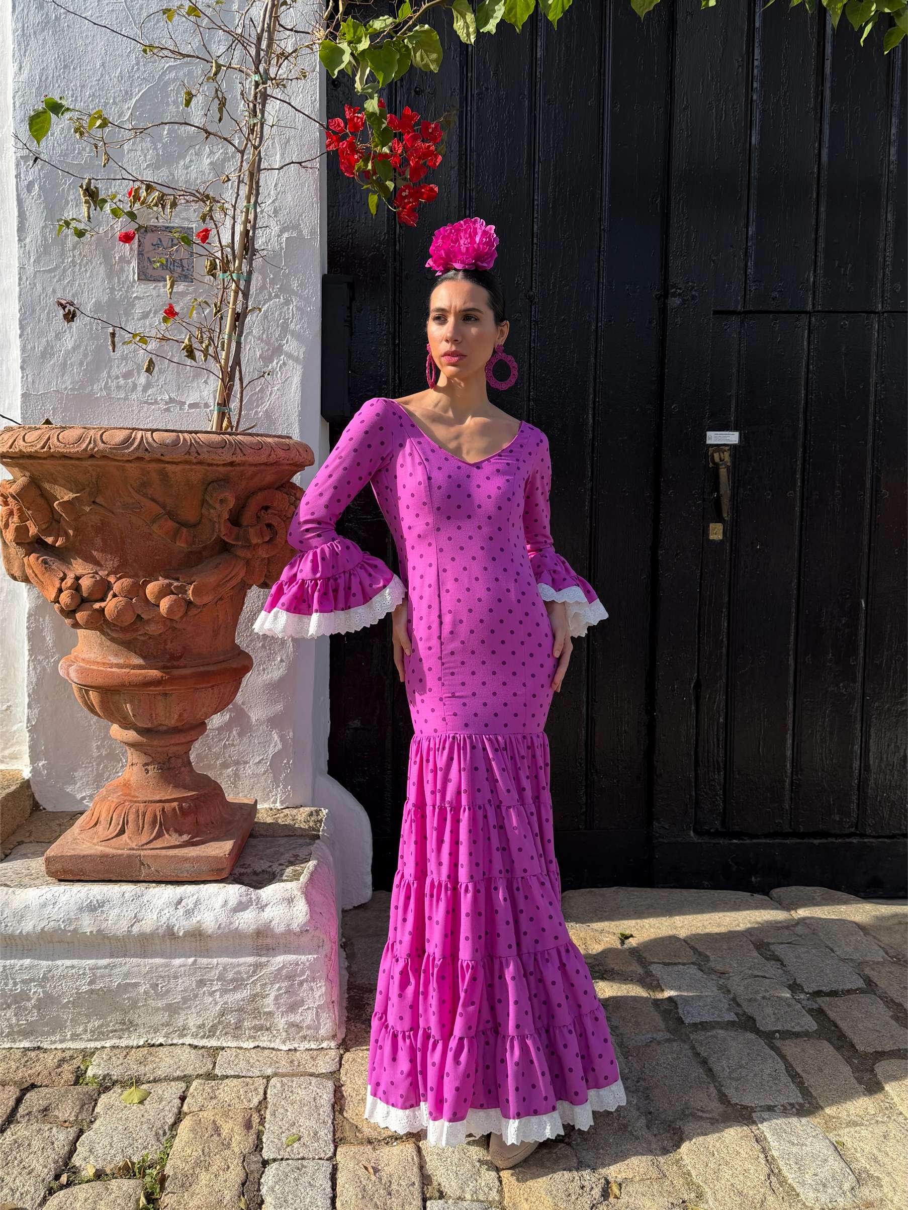Traje de flamenca canastero buganvilla con adorno bordado
