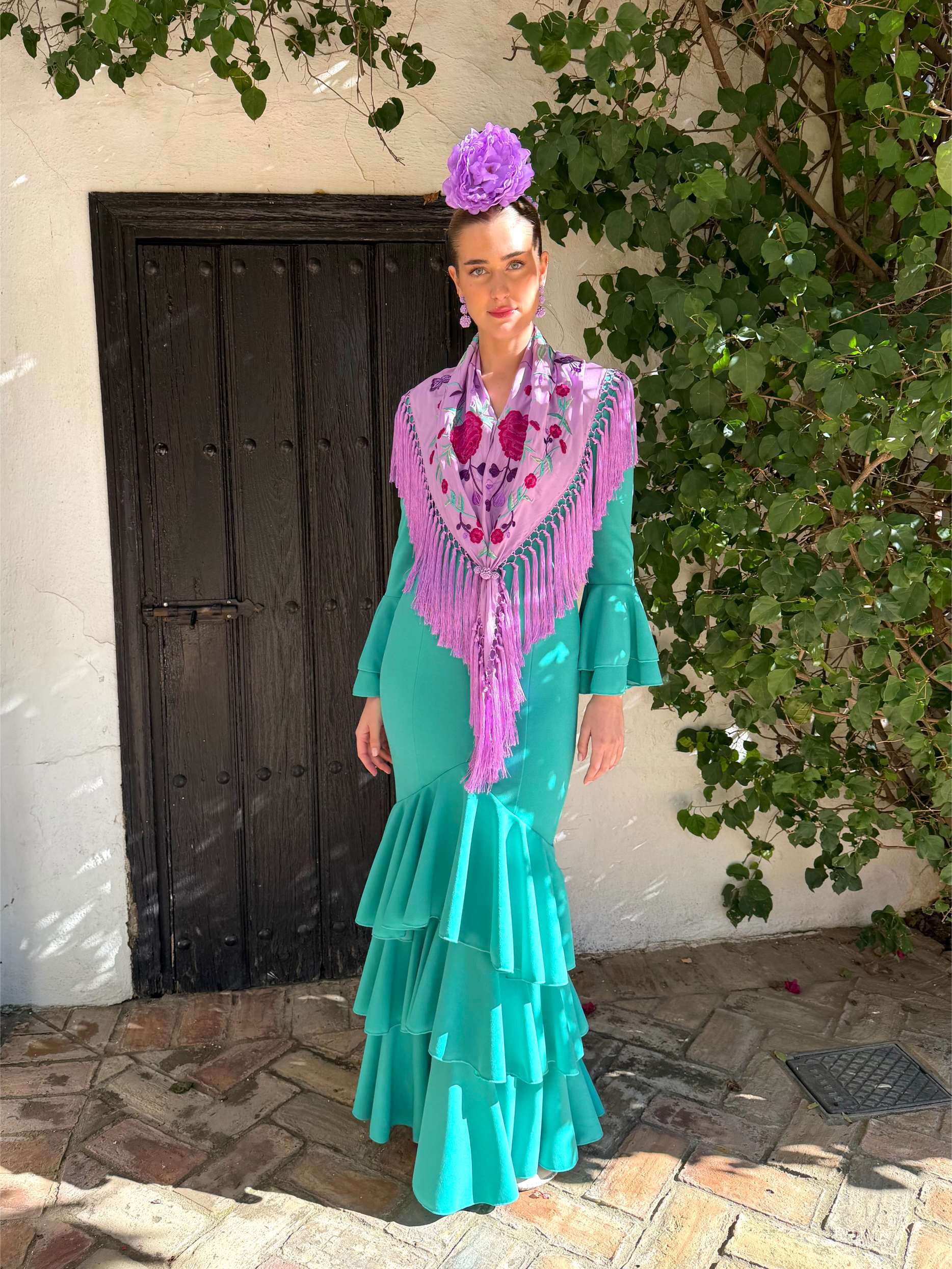 Traje de flamenca económico aguamarina 3 volantes