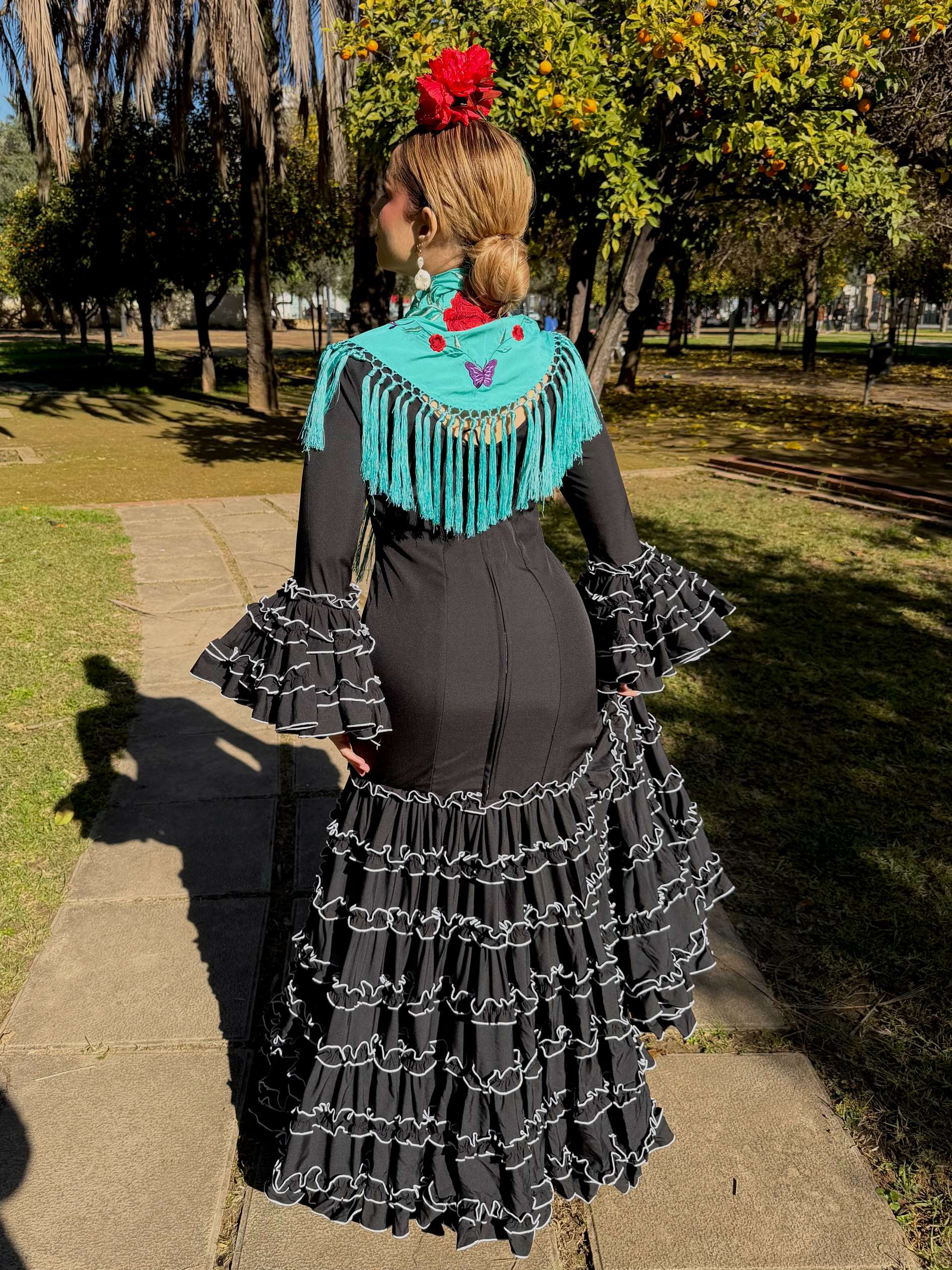 Traje de flameca canastero con adorno Garrucha negro