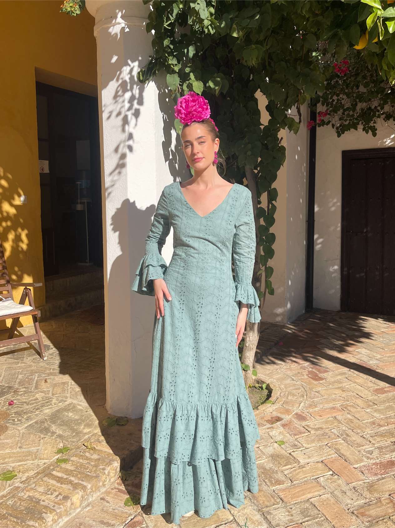 Traje de flamenca perforado verde jabonoso