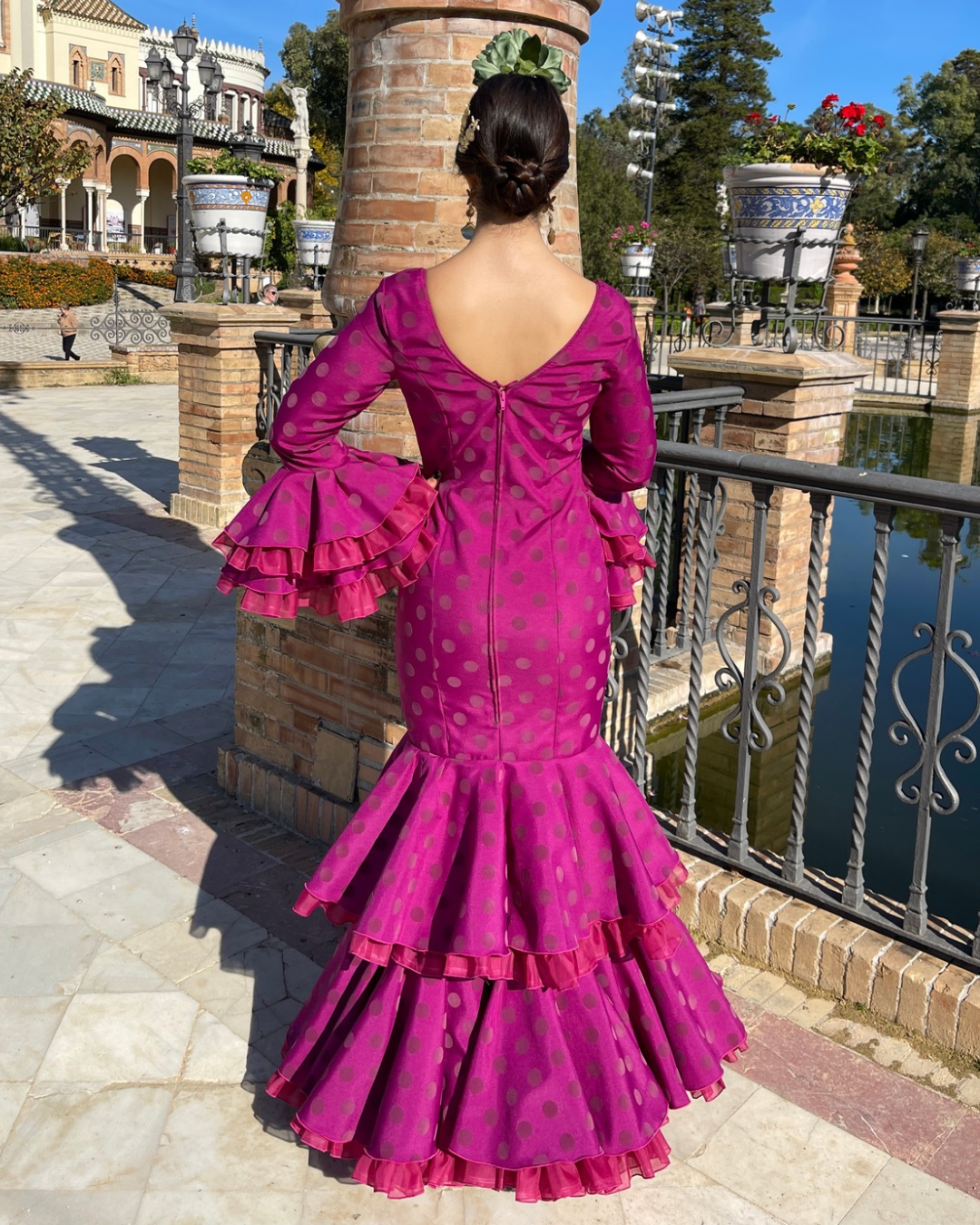 Traje de flamenca volantes color buganvilla