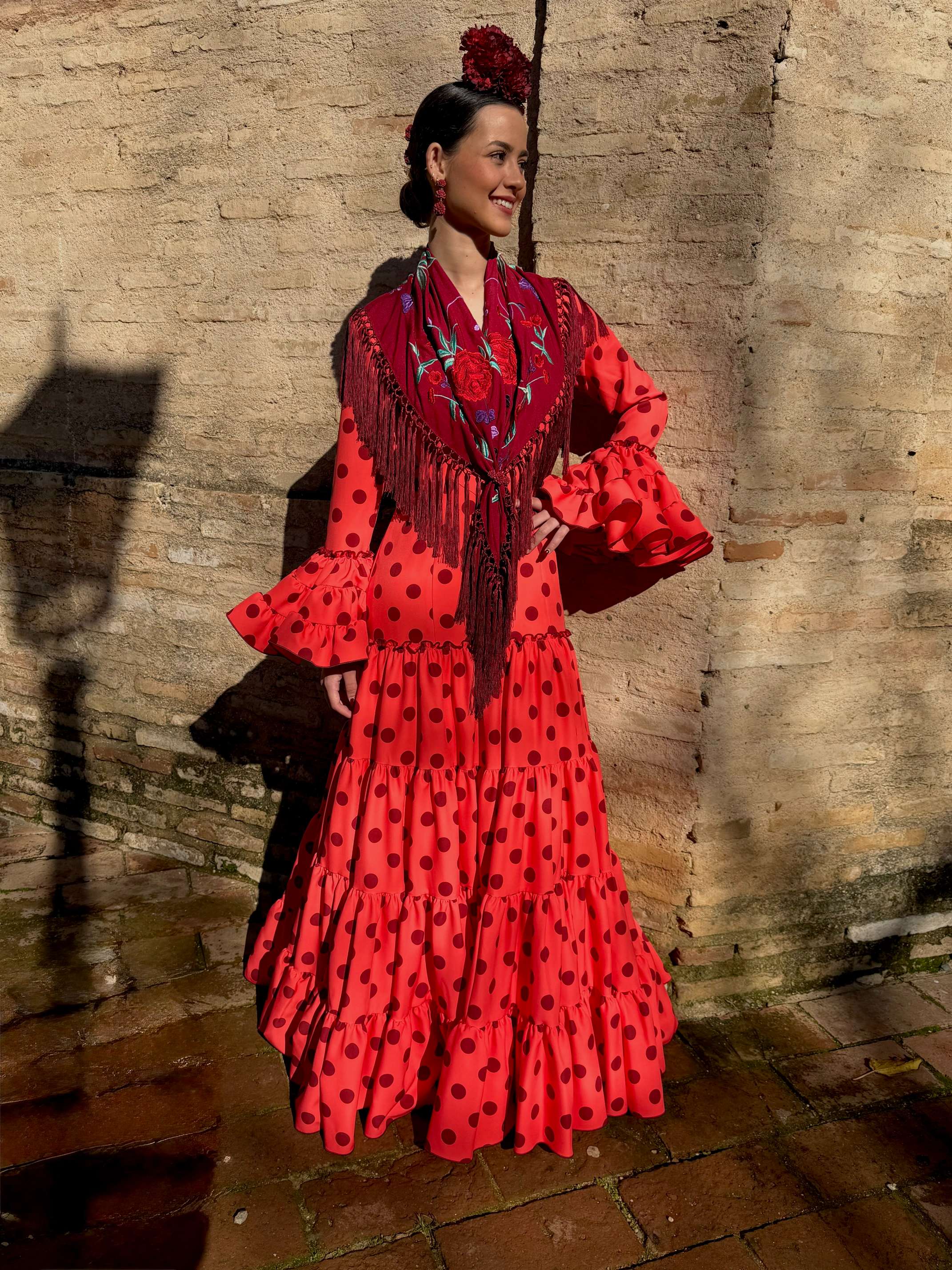 Traje flamenco naranja con lunares burdeos