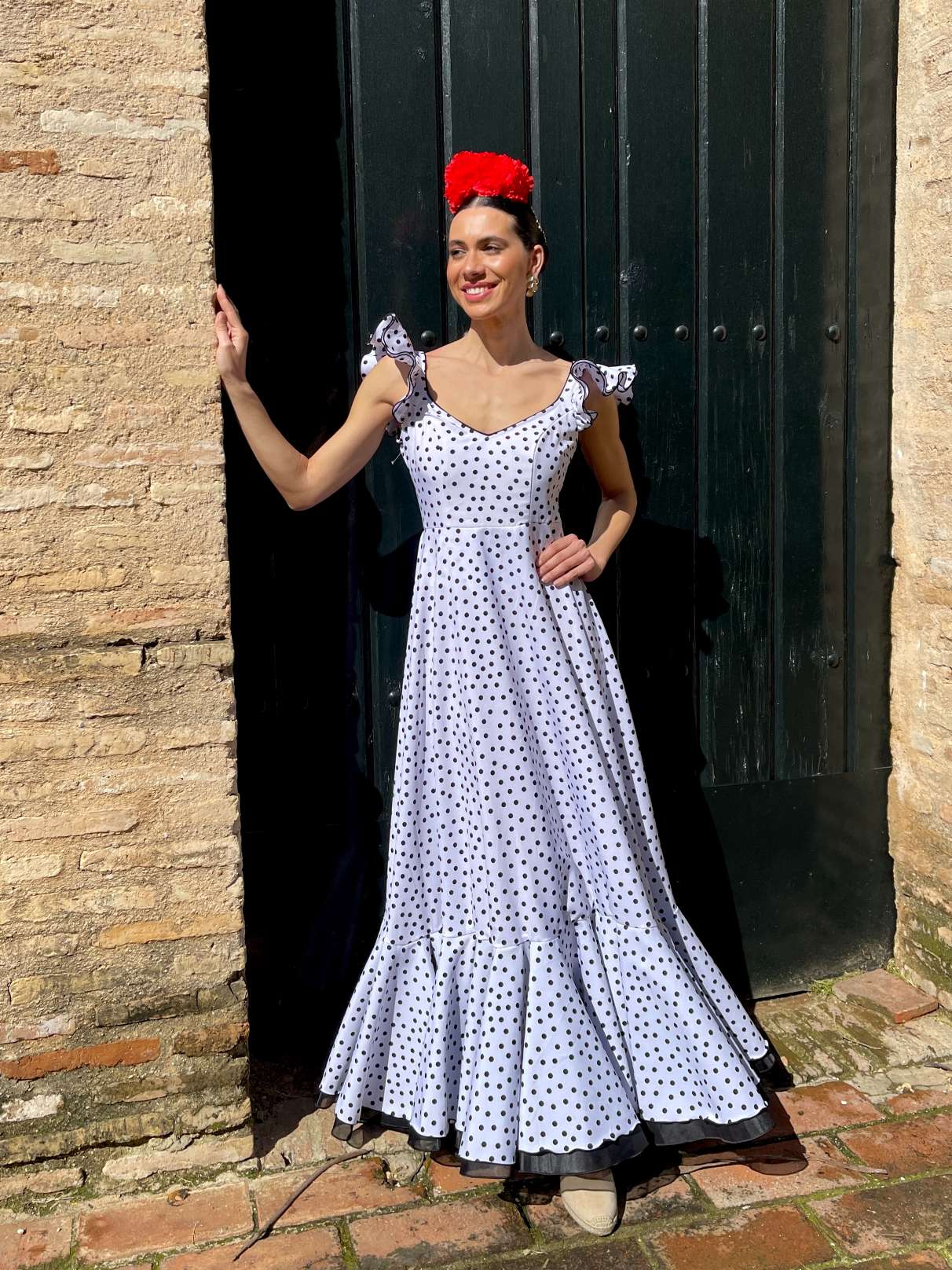 Bata Rociera Blanco con Lunar Negro