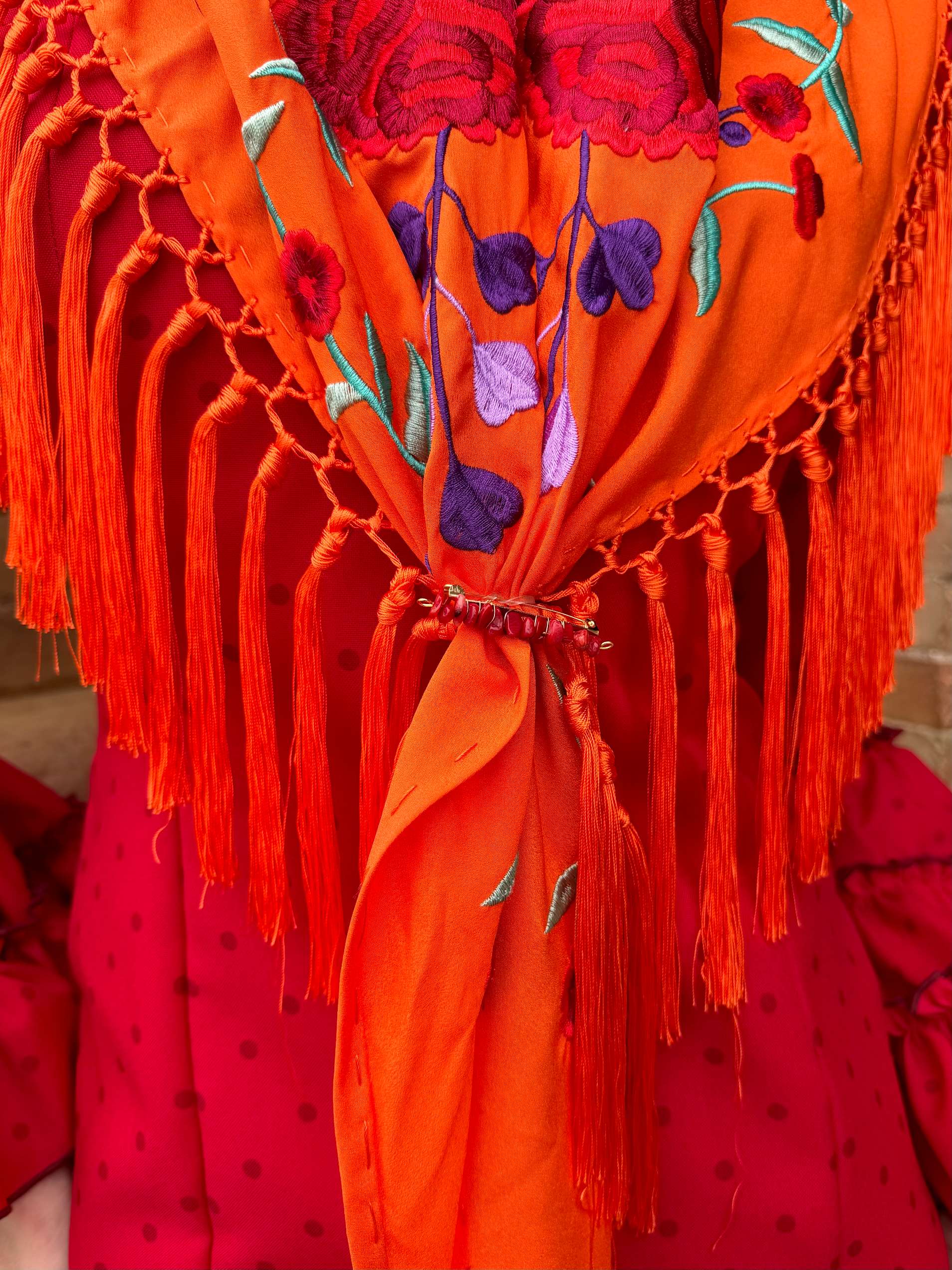 Broche de Flamenca Piedras Naturales Rojas