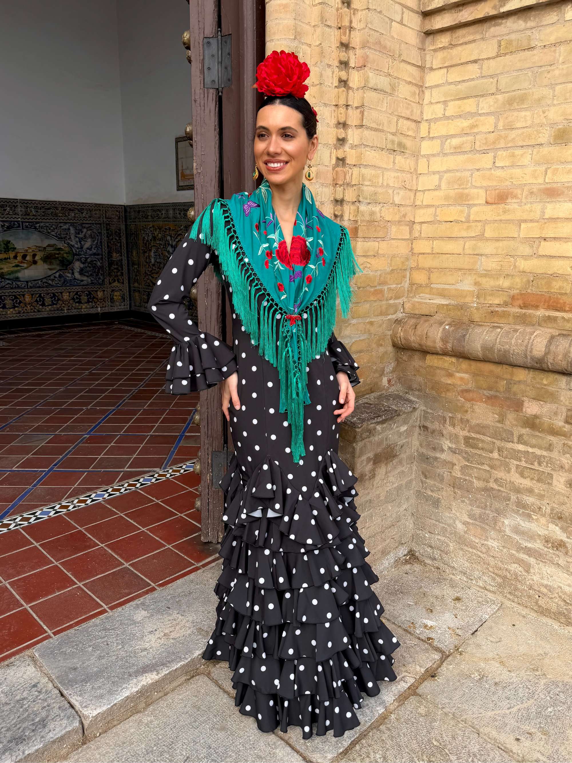 Traje de Flamenca Multivolantes Picos Negro lunar Blanco