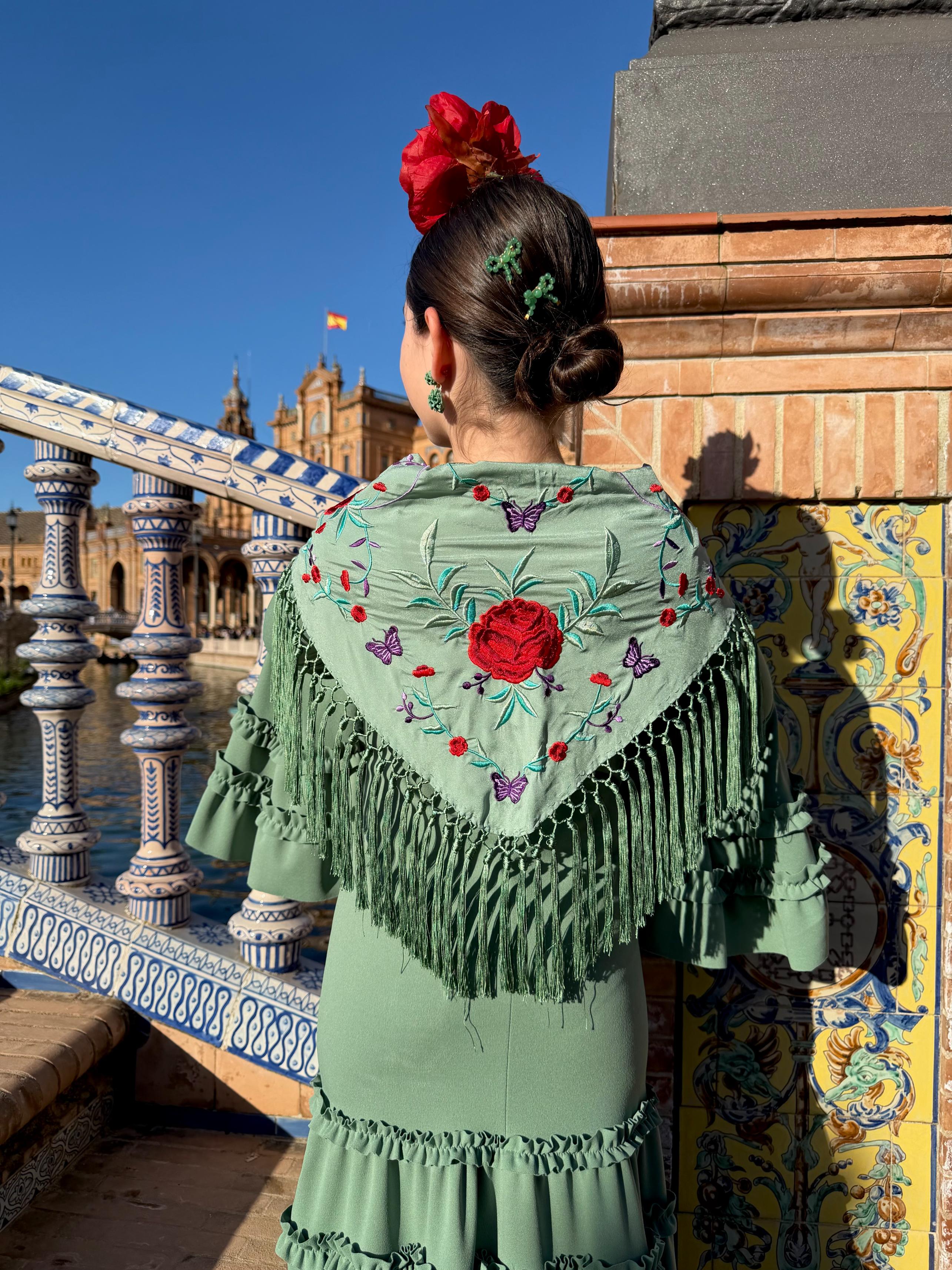 Mantoncillo de flamenca niña 'Koralti' Verde Jabonoso Flores Rojas