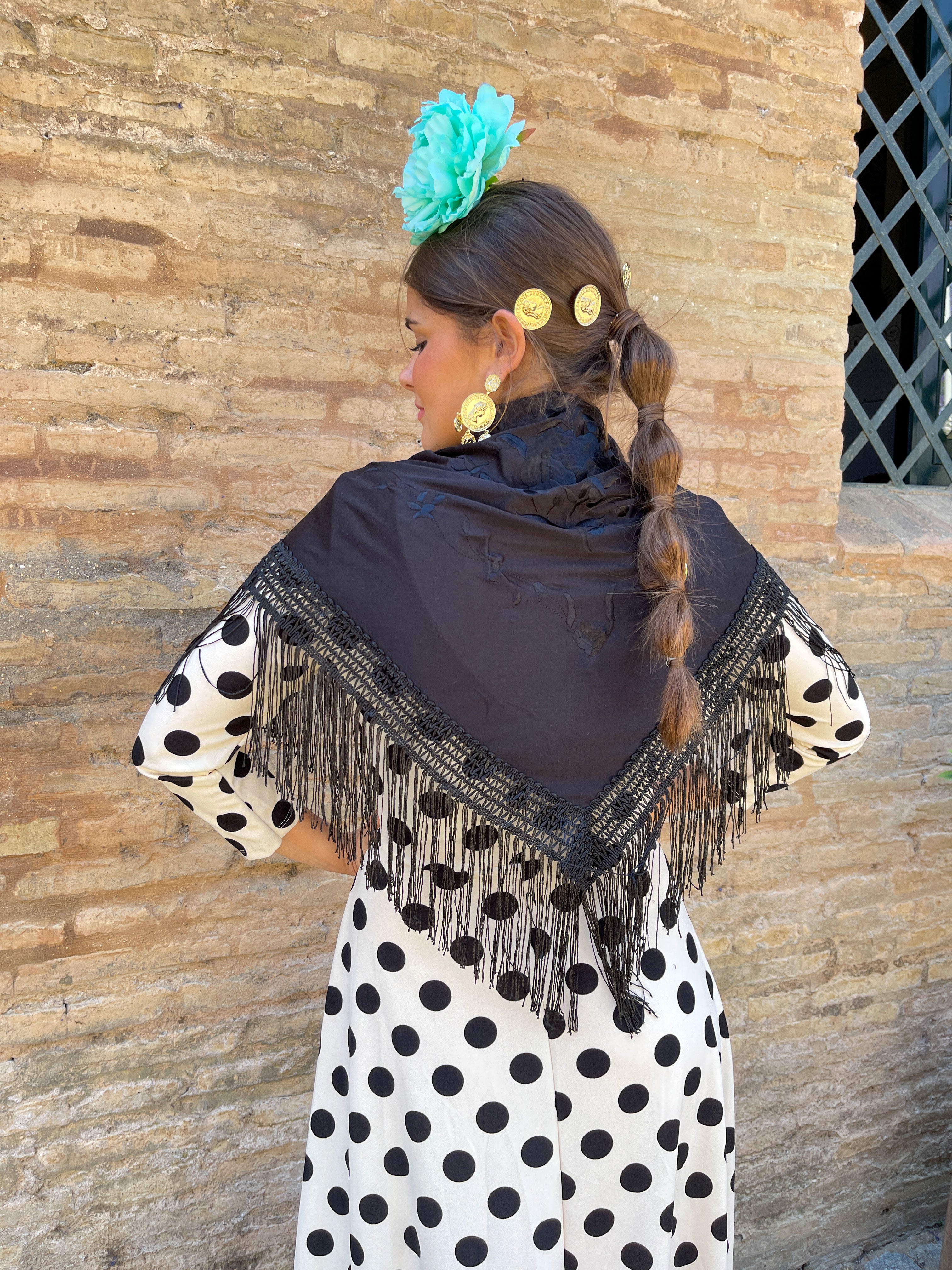 Mantón Bordado Negro Monocolor