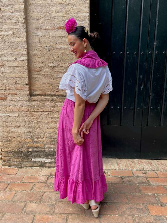 Falda de Romería Perforada Buganvilla