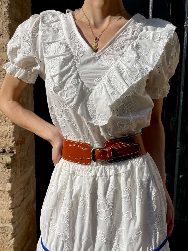 Cinturón Rociero de Cuero Claro Hebilla Delantera