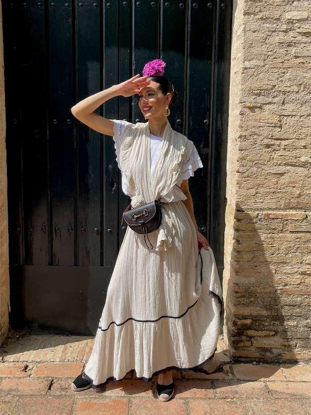 Conjunto de Falda y Piquillo de Romería Bambula Beige