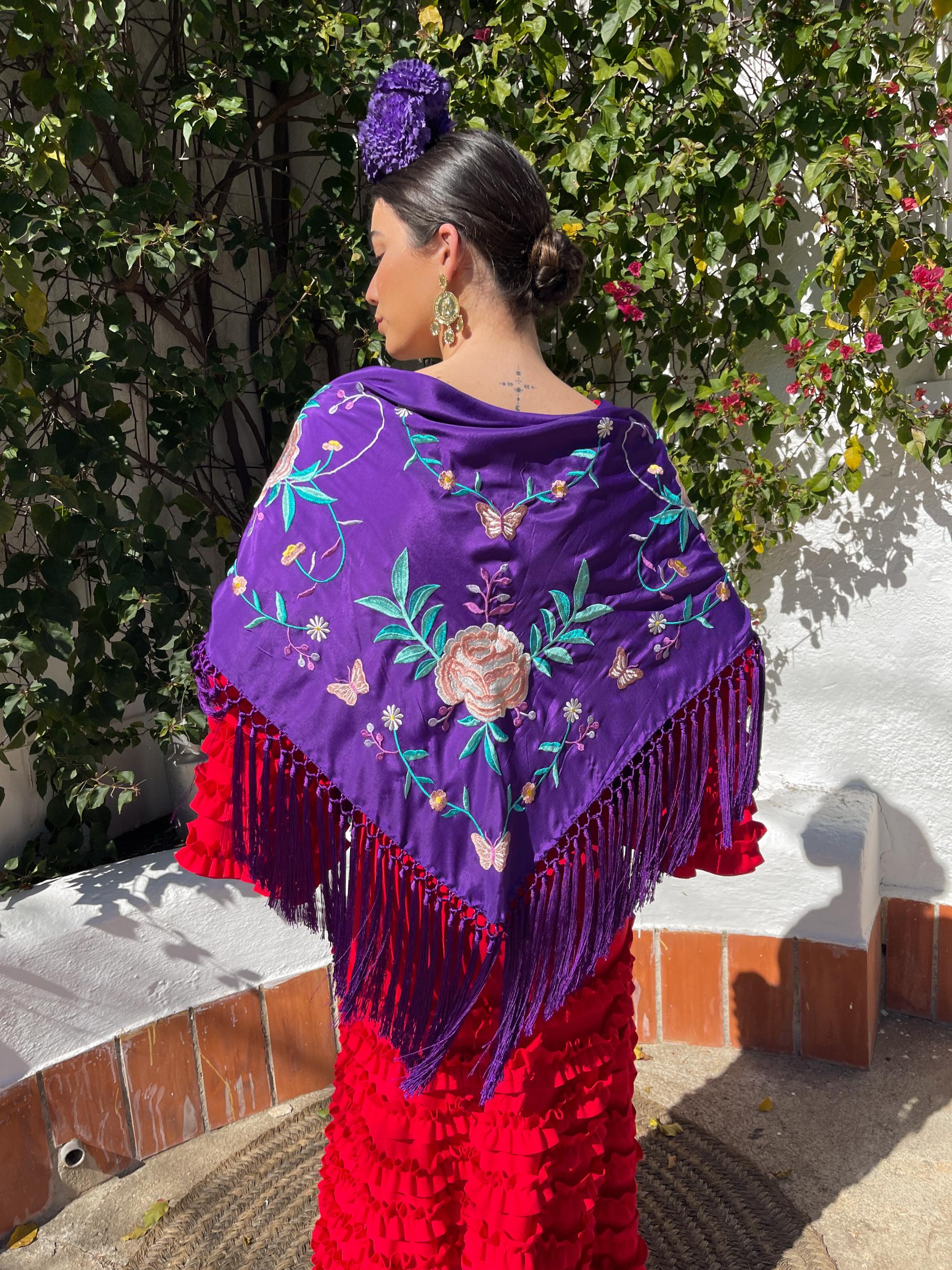 Mantoncillo 'Koralti' flecado en seda Morado con Flores Rosas