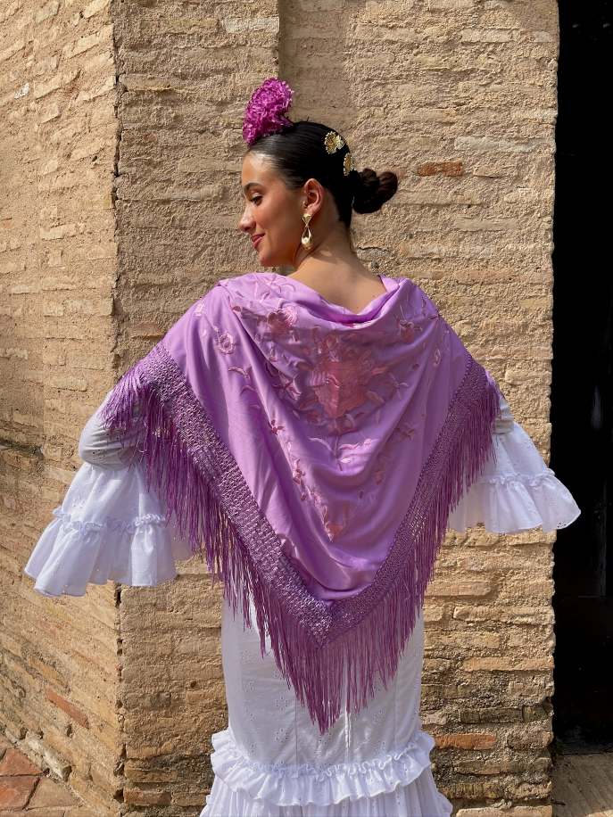 Mantón Bordado Malva Flores Malvas