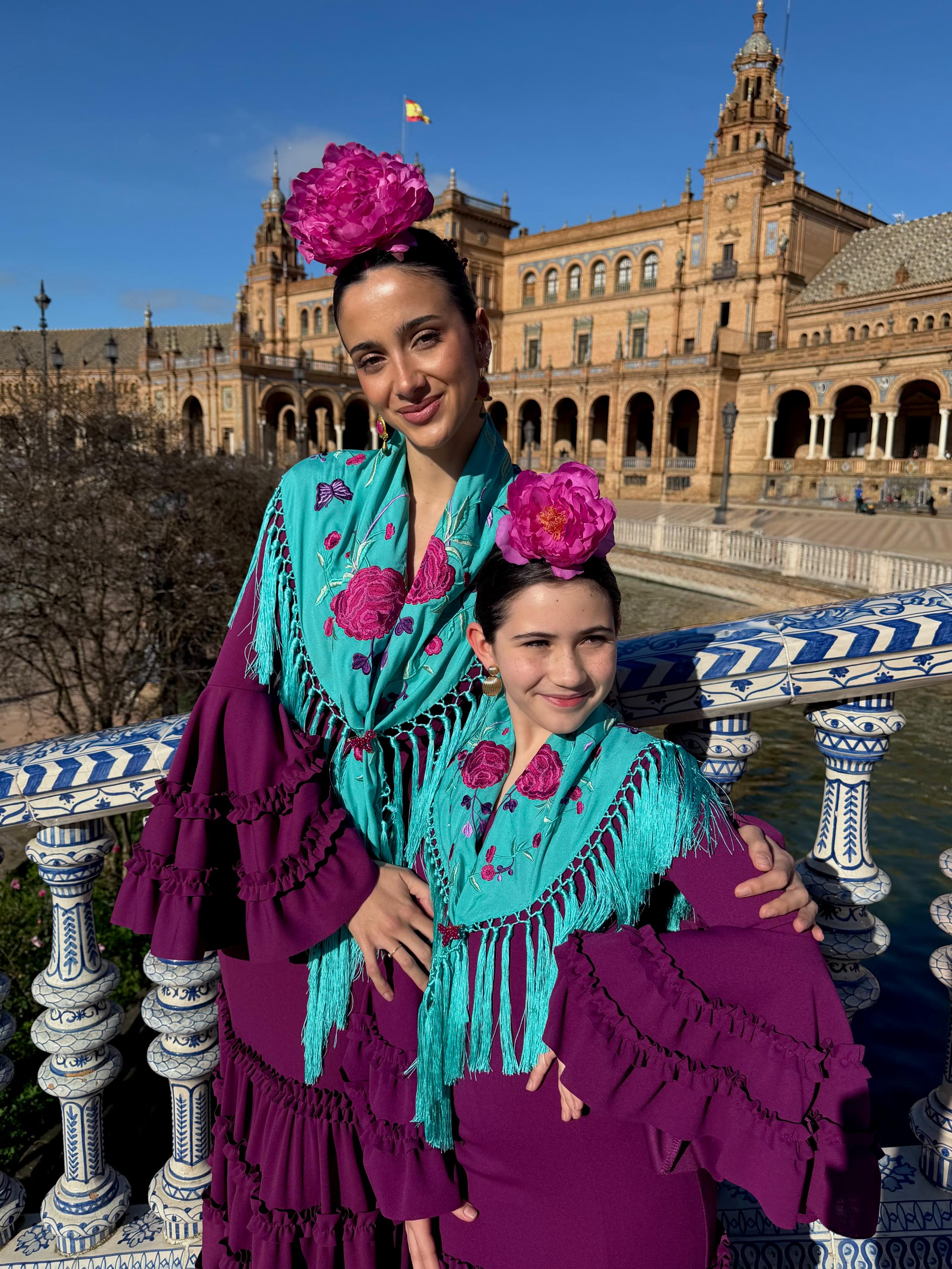 Mantoncillo de flamenca niña 'Koralti' Aguamarina con Flores Buganvilla