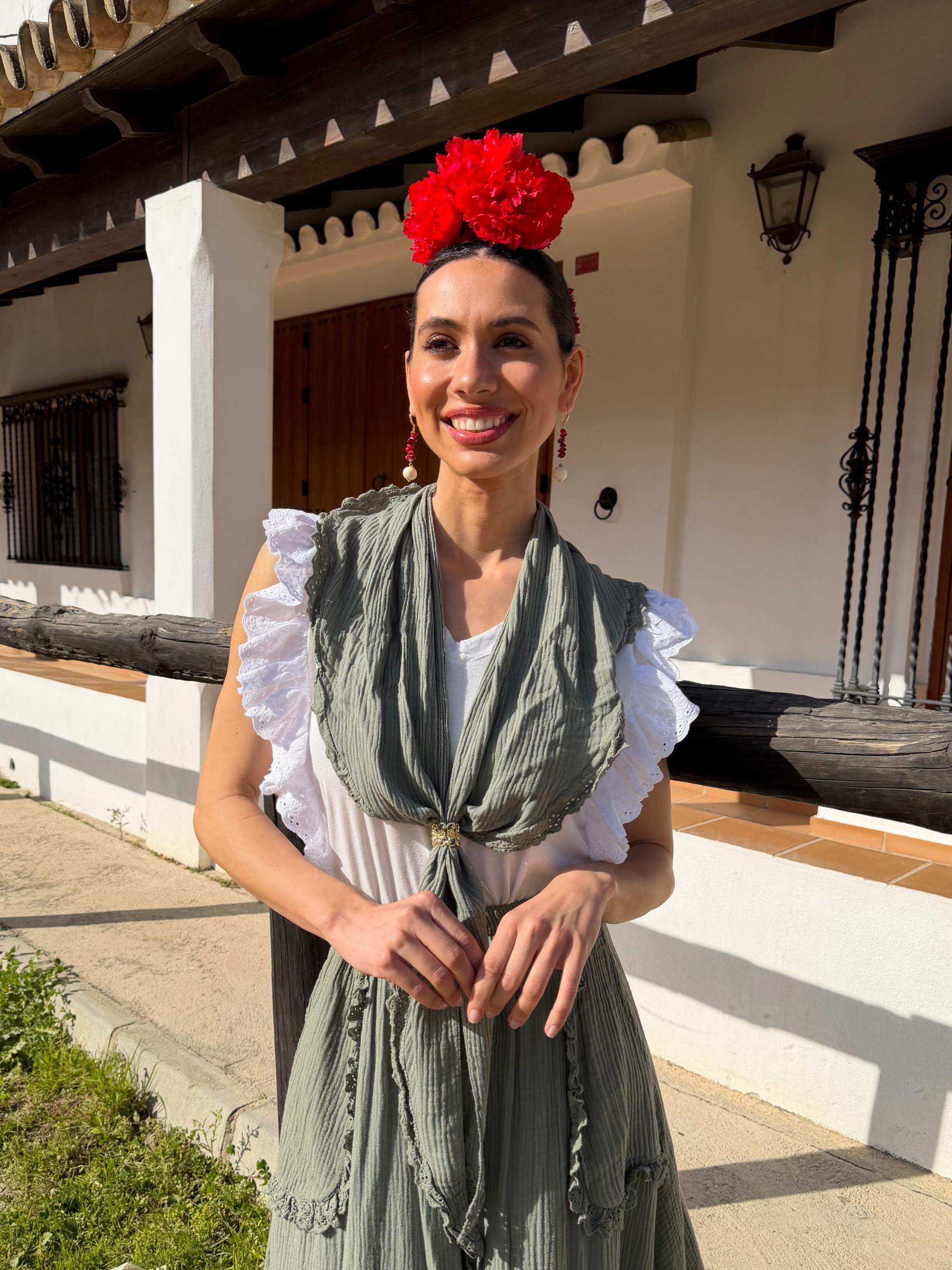 Conjunto de Romería de Falda y Piquillo  Bambula Tira Bordada Verde Cacería