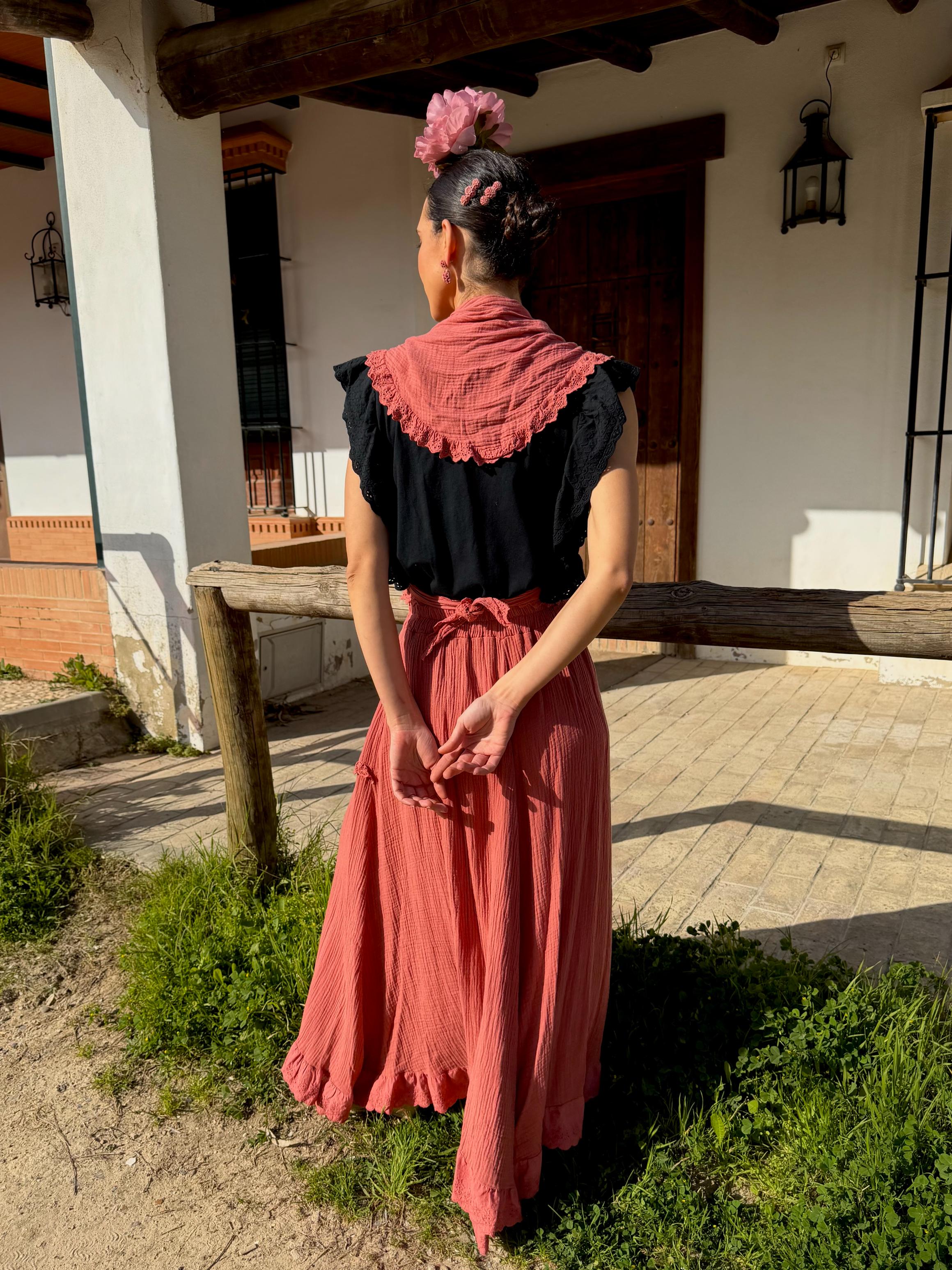 Conjunto de Romería de Falda y Piquillo  Bambula Tira Bordada Caldera
