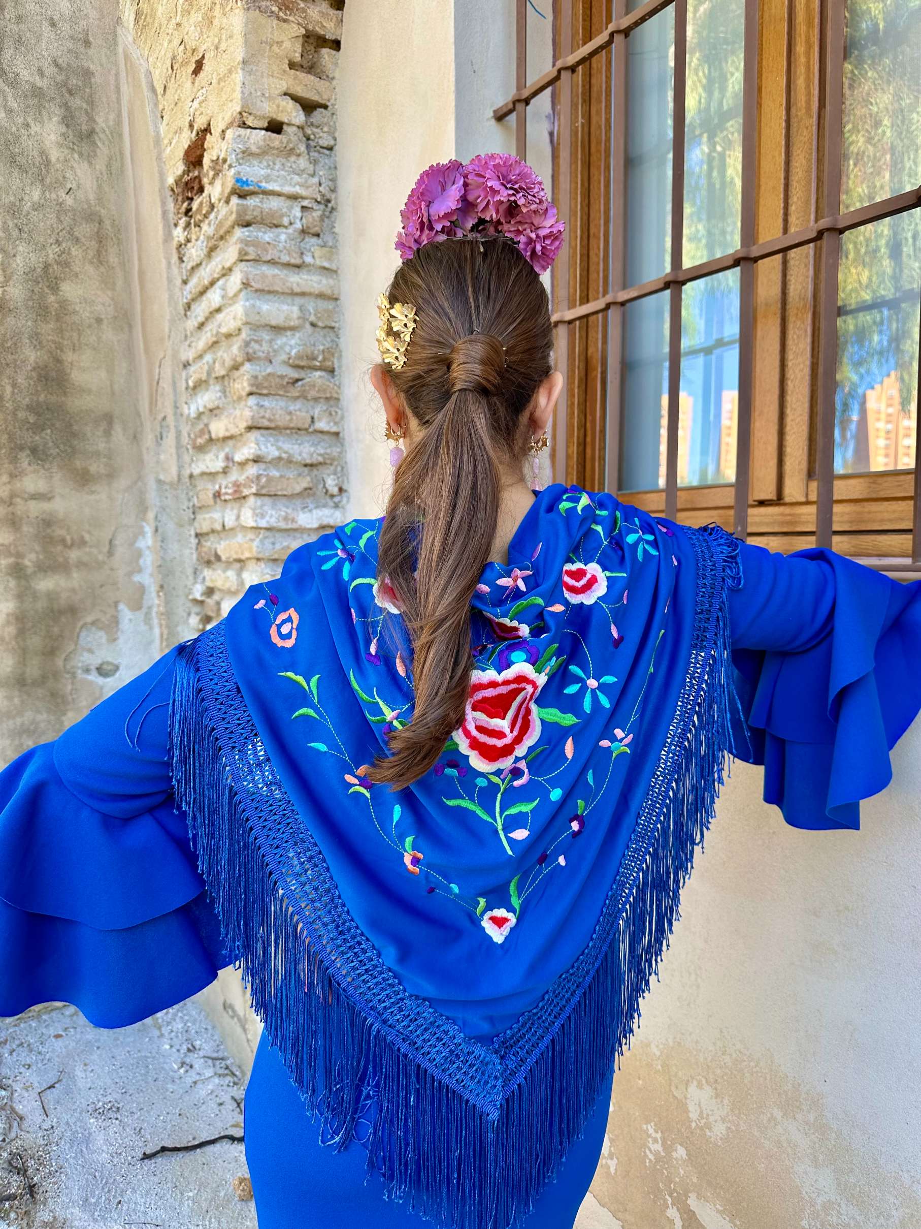 Mantón Bordado Azul Eléctrico Flores de Colores