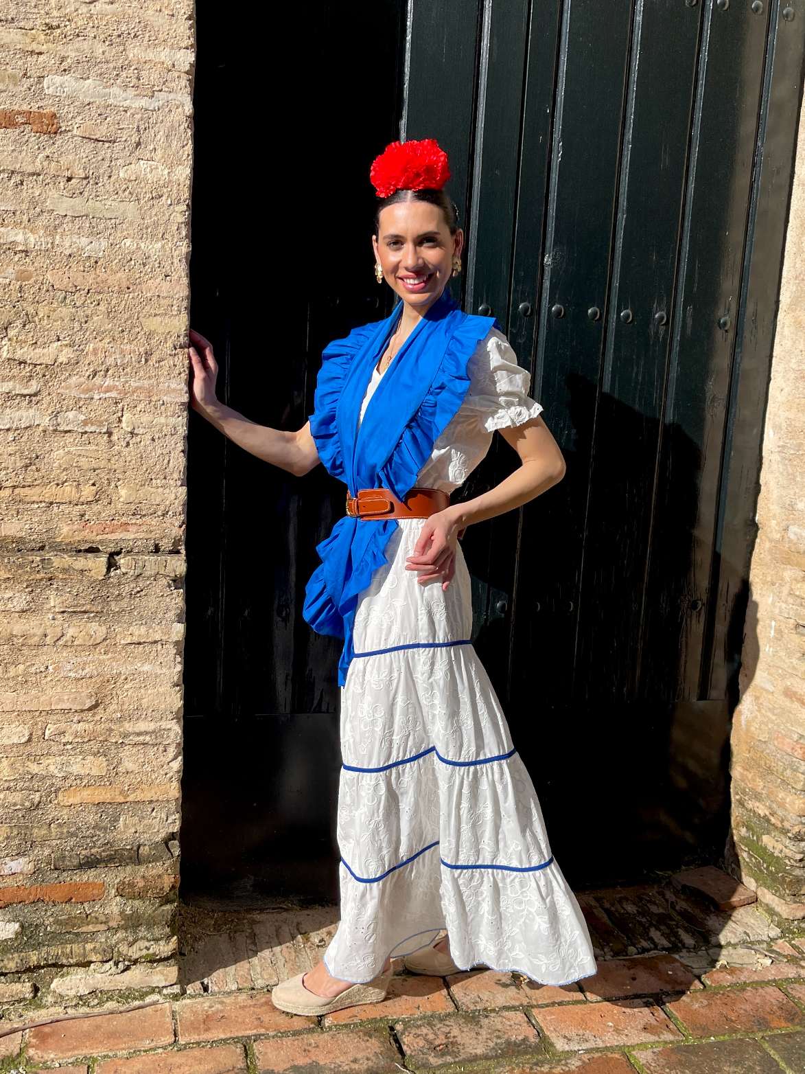 Falda de Romería Perforada con Cinta Azul