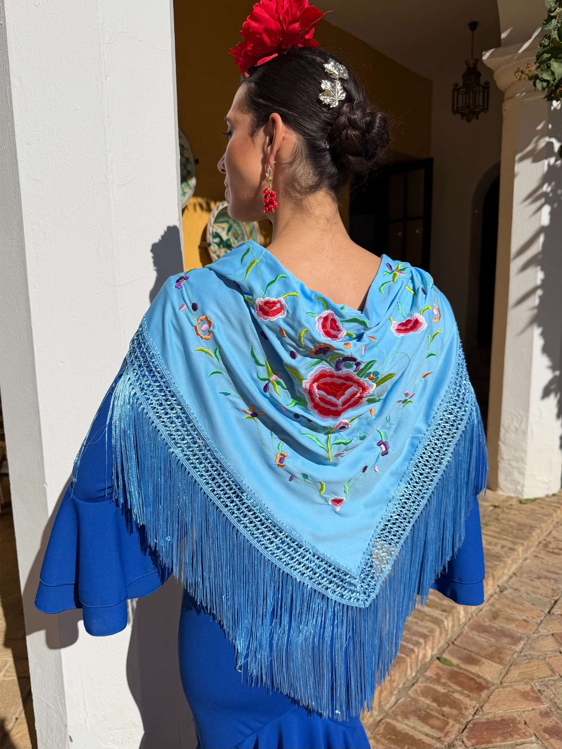 Mantón Bordado Celeste Flores de Colores