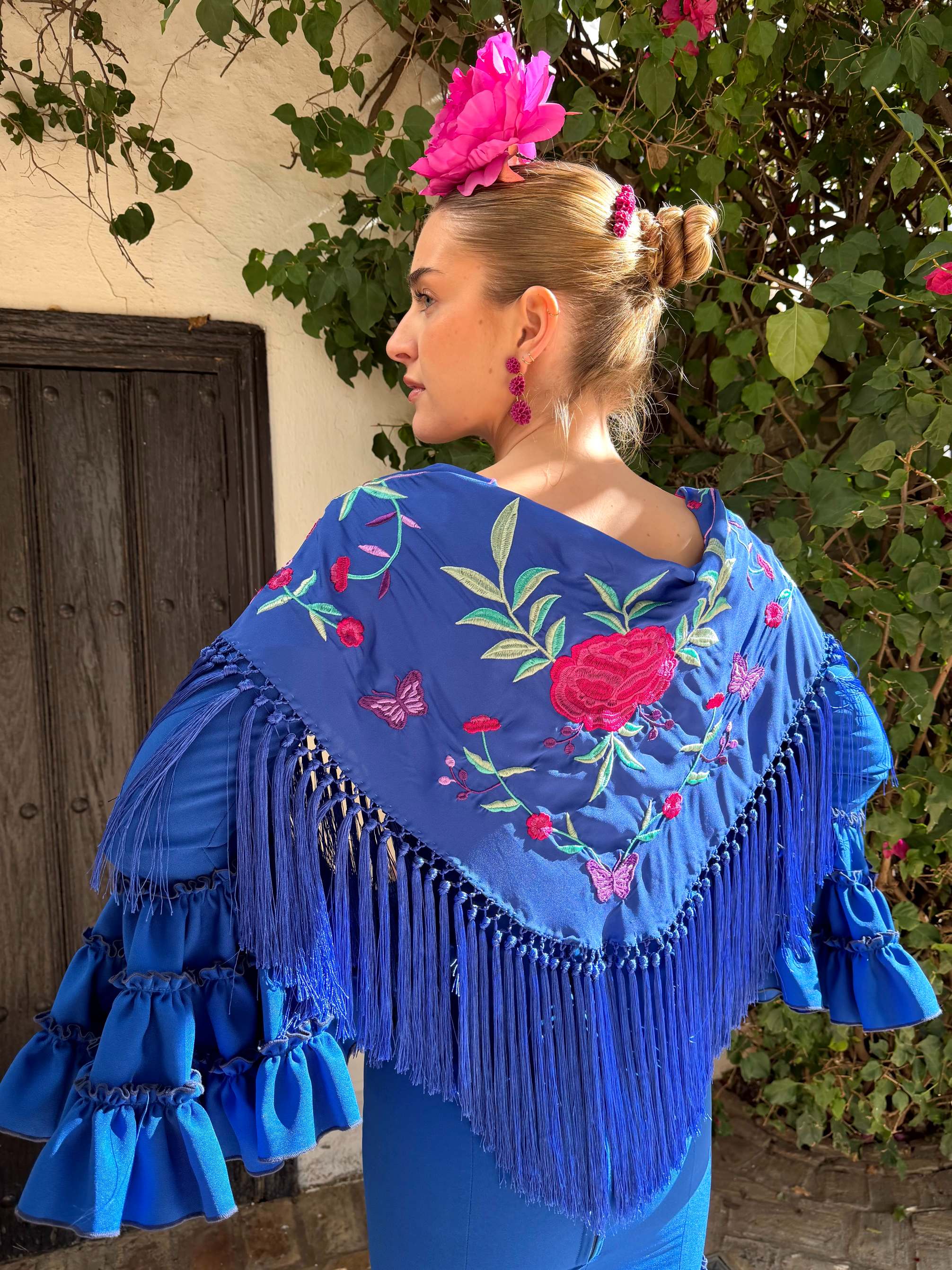 Mantoncillo de flamenca 'Koralti' Azul Eléctrico bordado Buganvilla