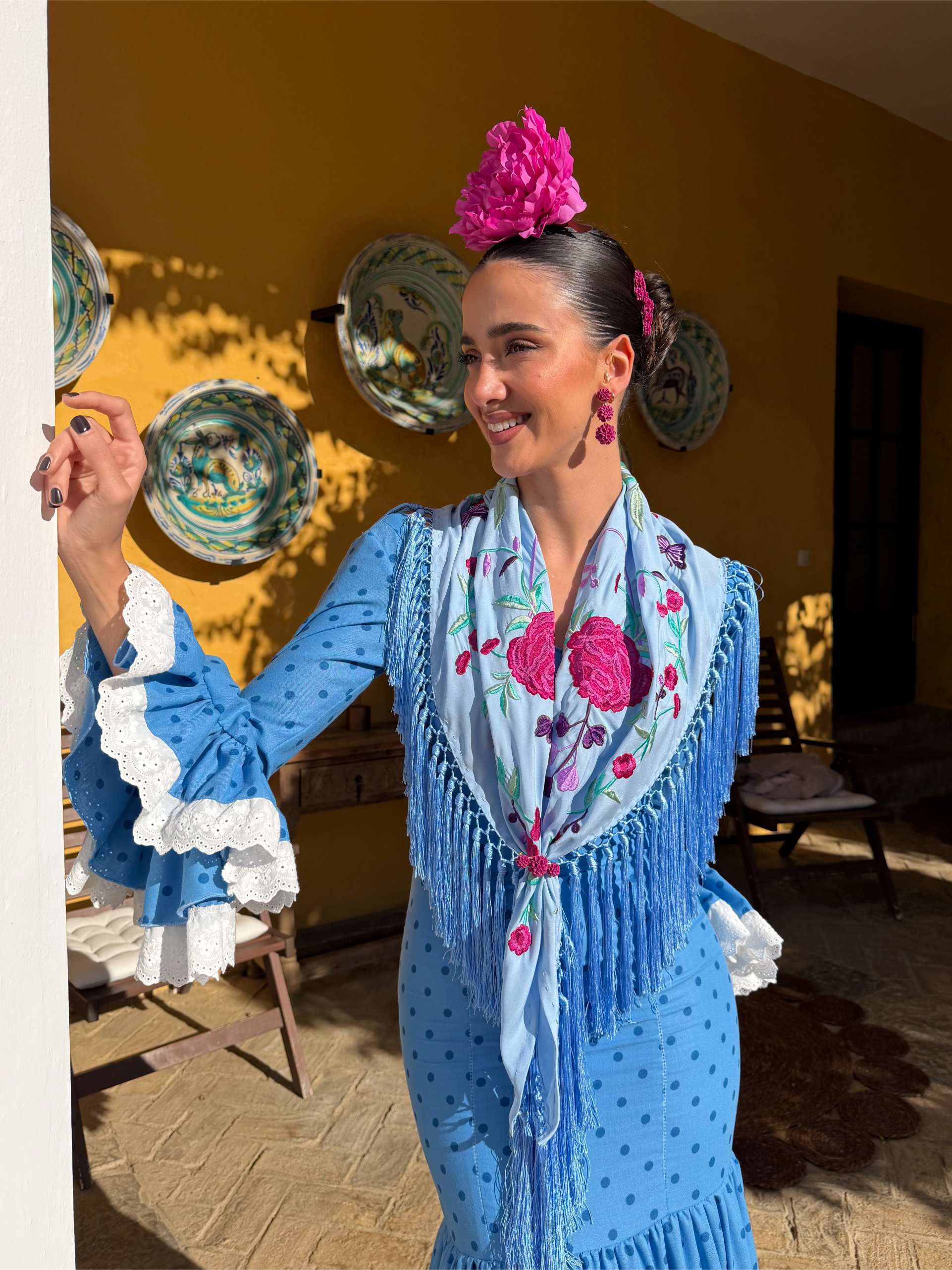 Mantoncillo de flamenca 'Koralti' Celeste bordado Buganvilla