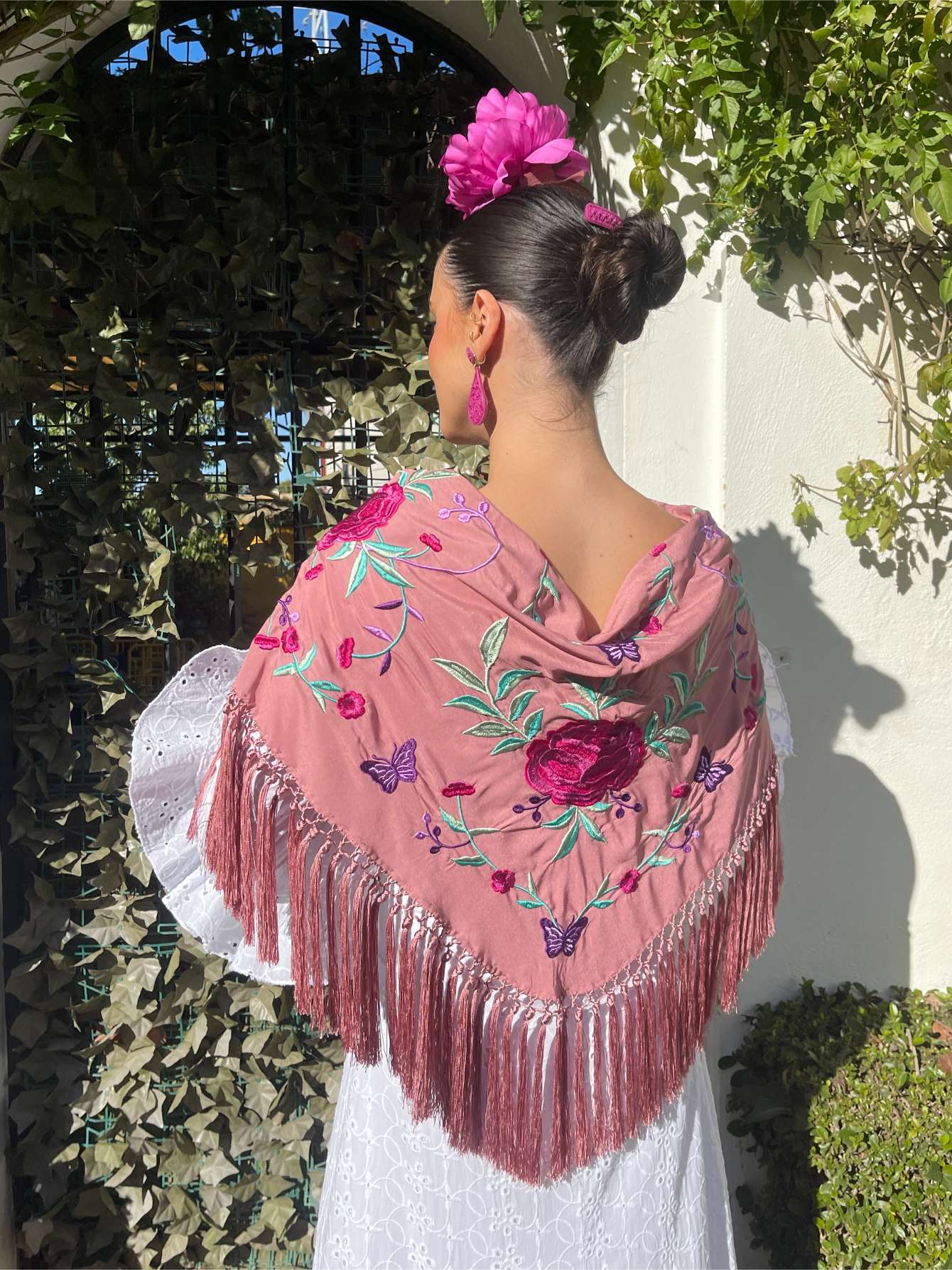 Mantoncillo de flamenca 'Koralti' Maquillaje con Flores Buganvilla